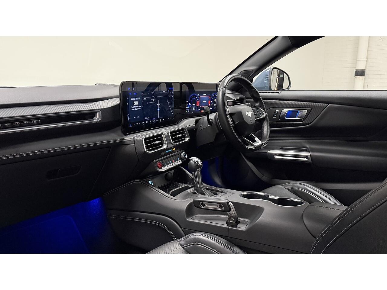 Ford Mustang view 16