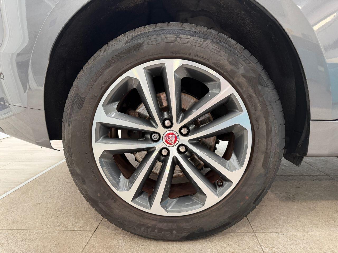 Jaguar F-Pace view 7