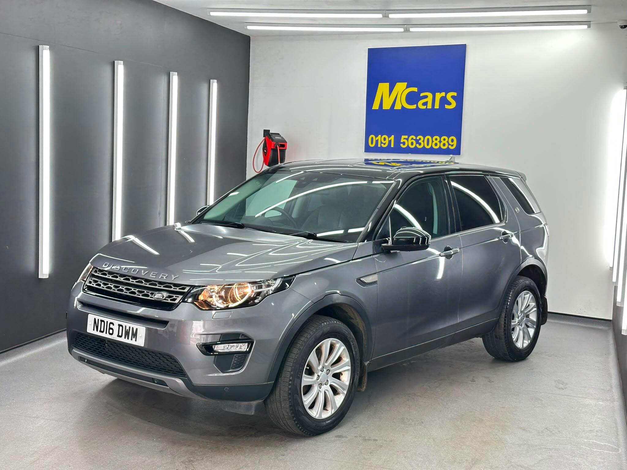 Land Rover Discovery Sport view 4