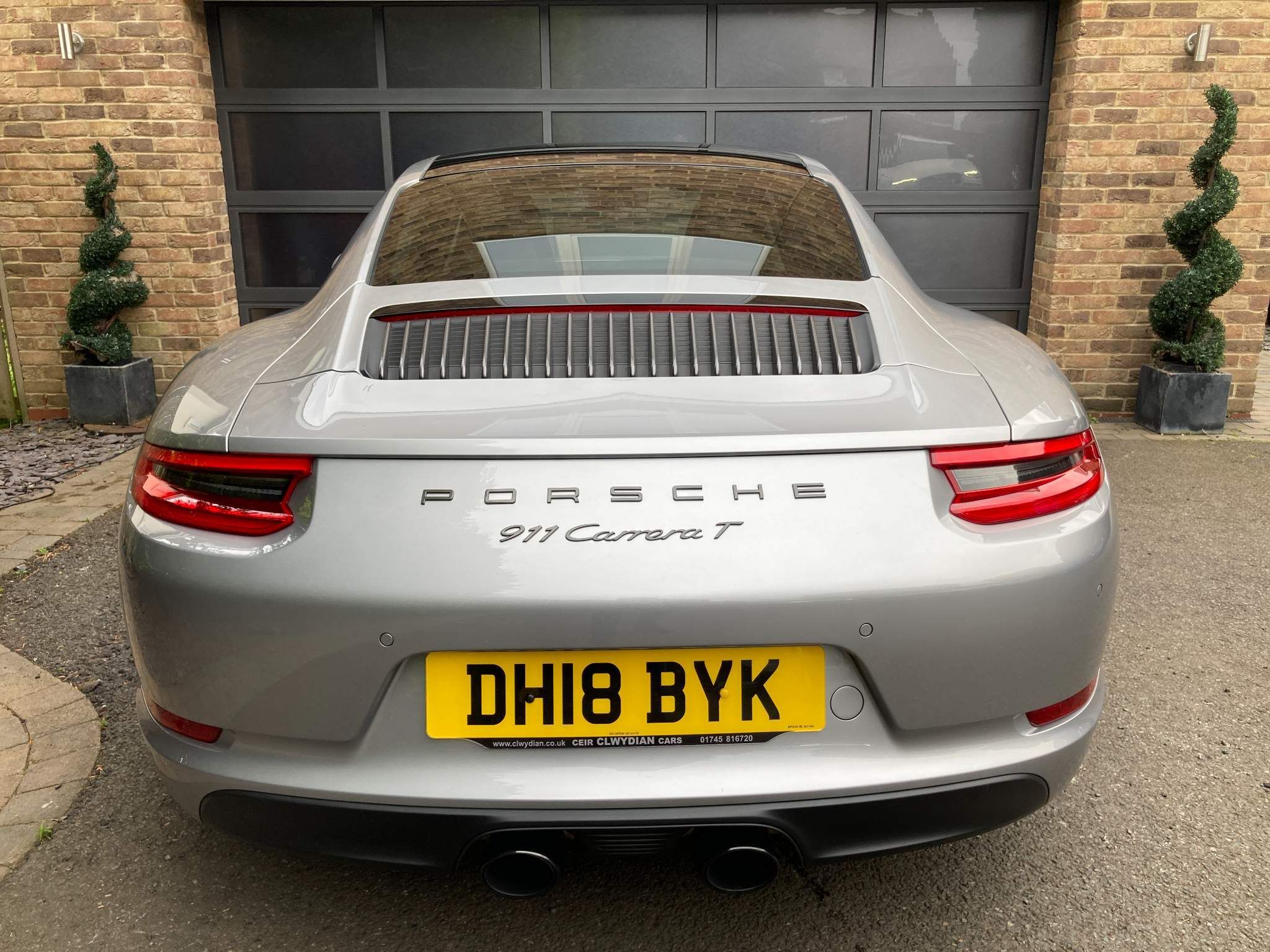 Porsche 911 view 20
