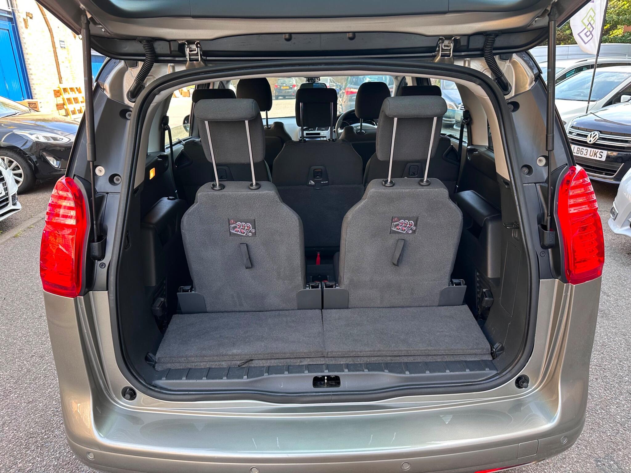 Peugeot 5008 view 38