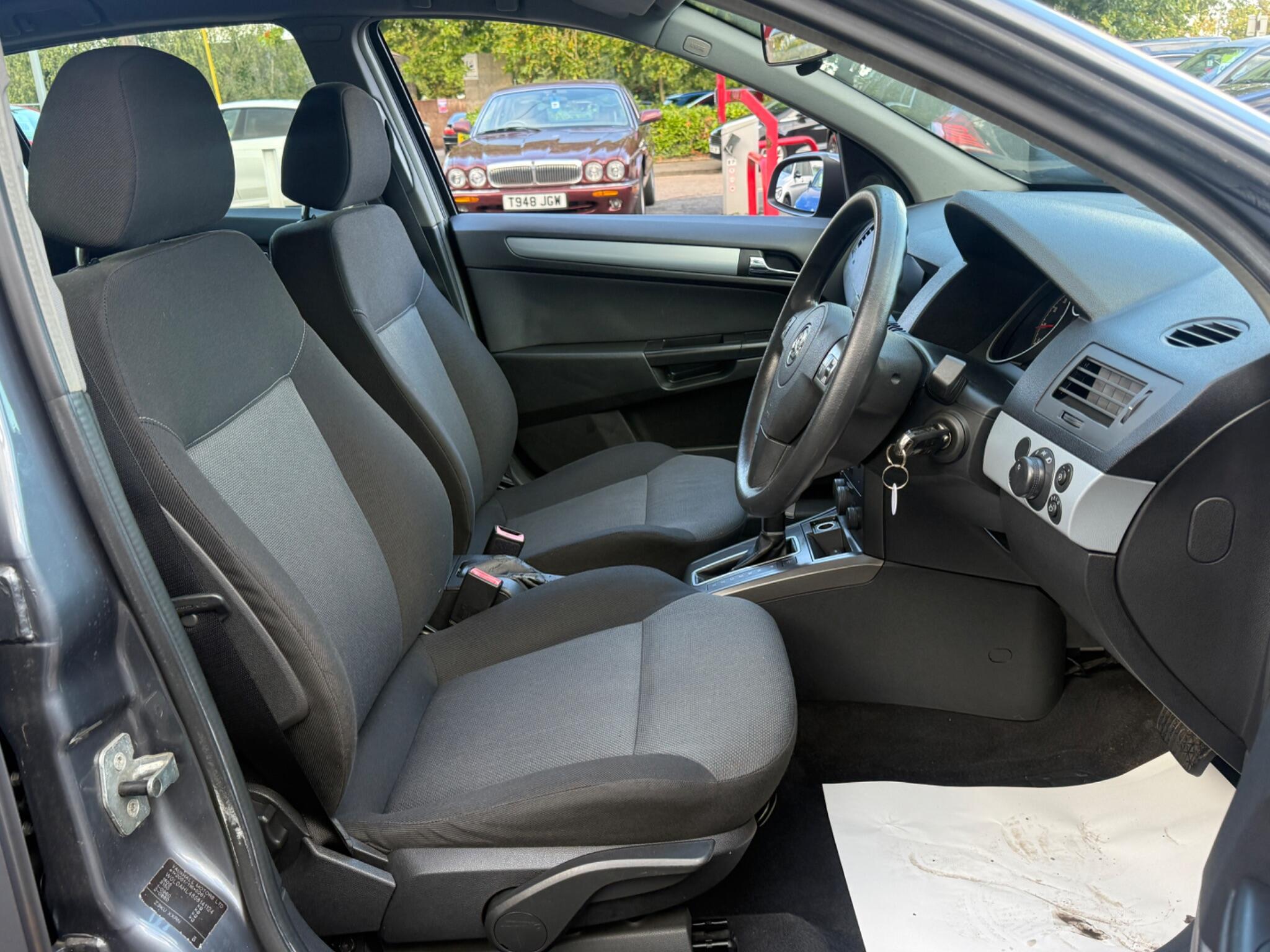 Vauxhall Astra - Image 27