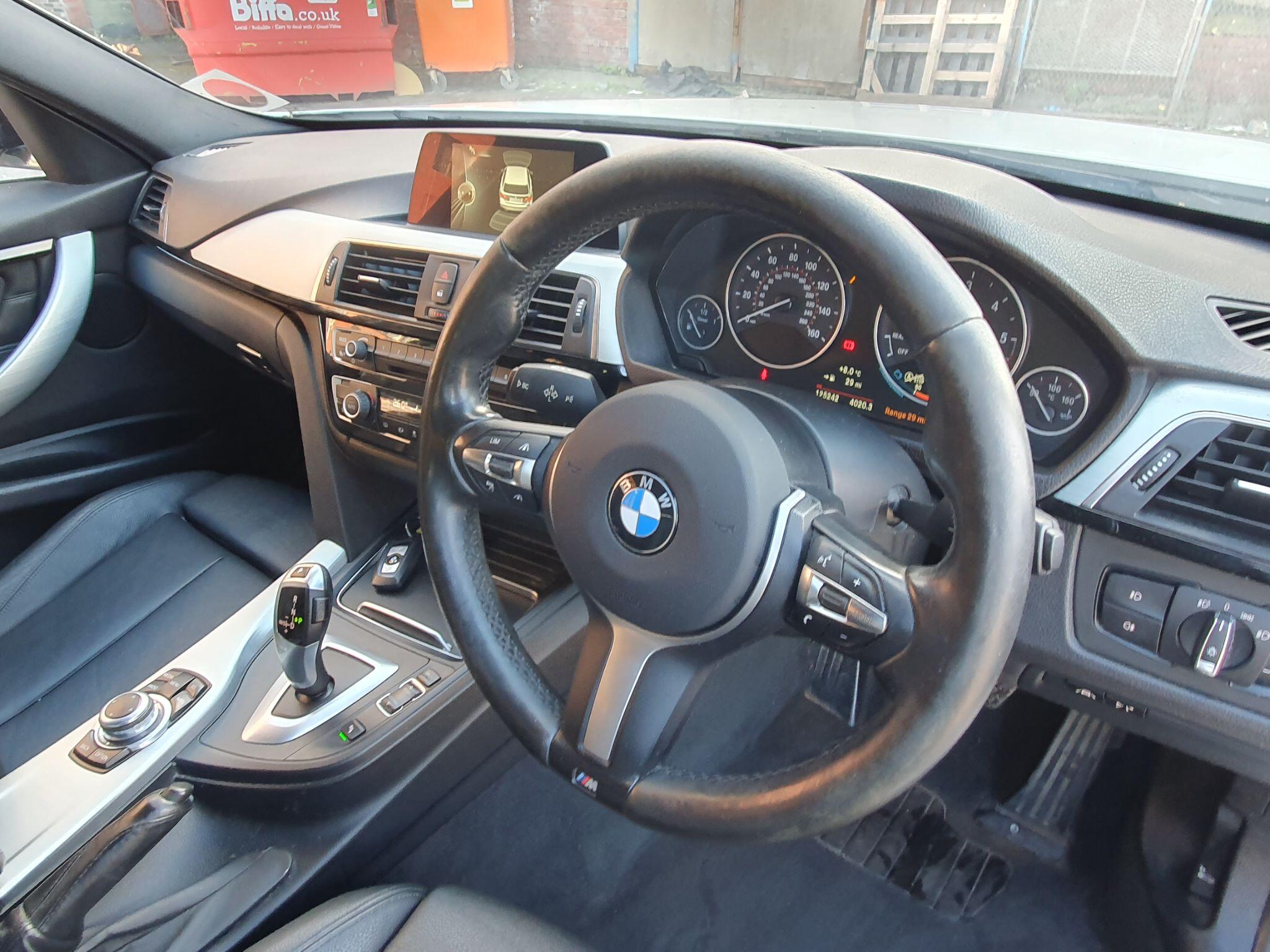 BMW 3 Series view 33