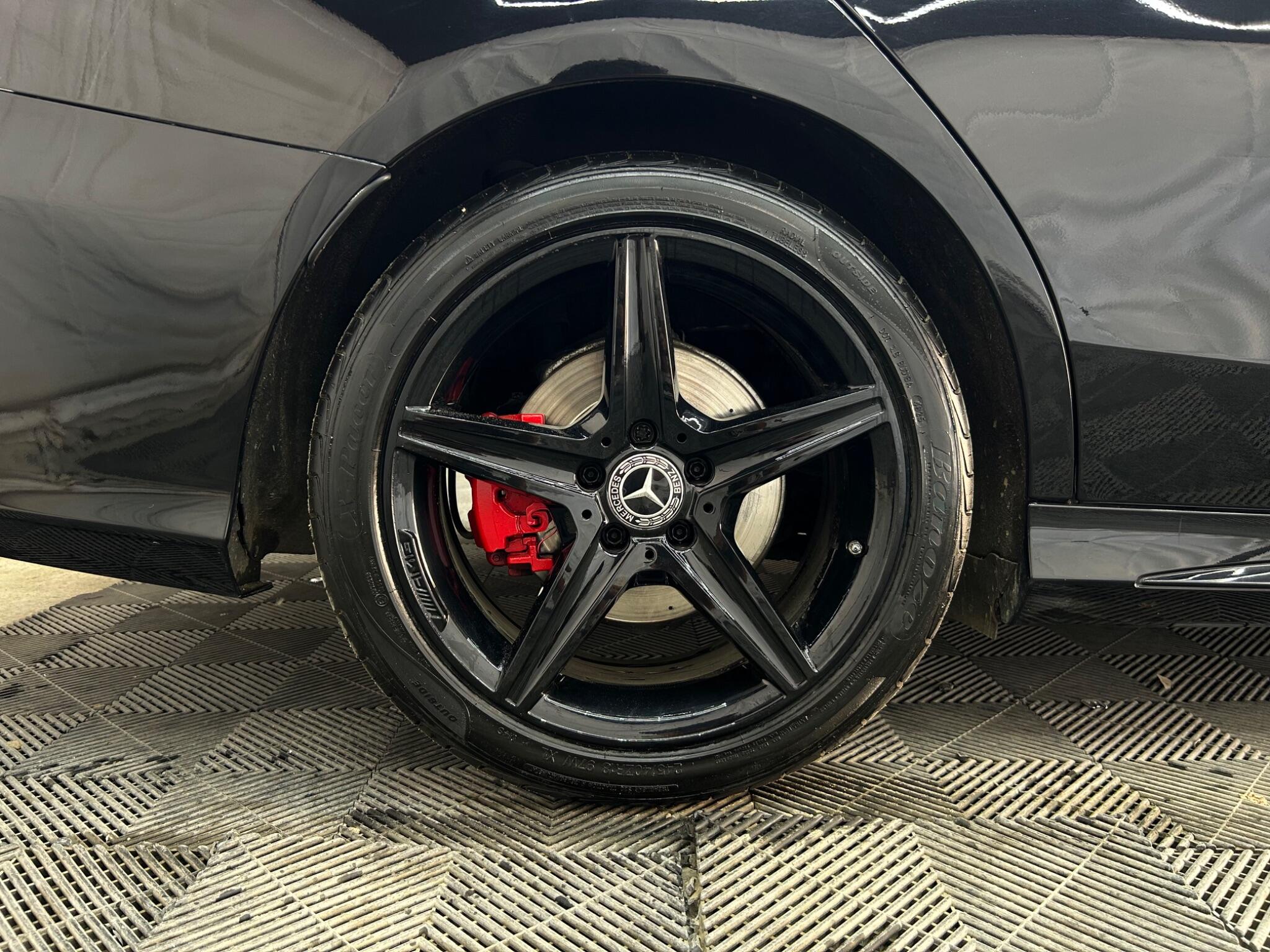 Mercedes-Benz C-Class view 36