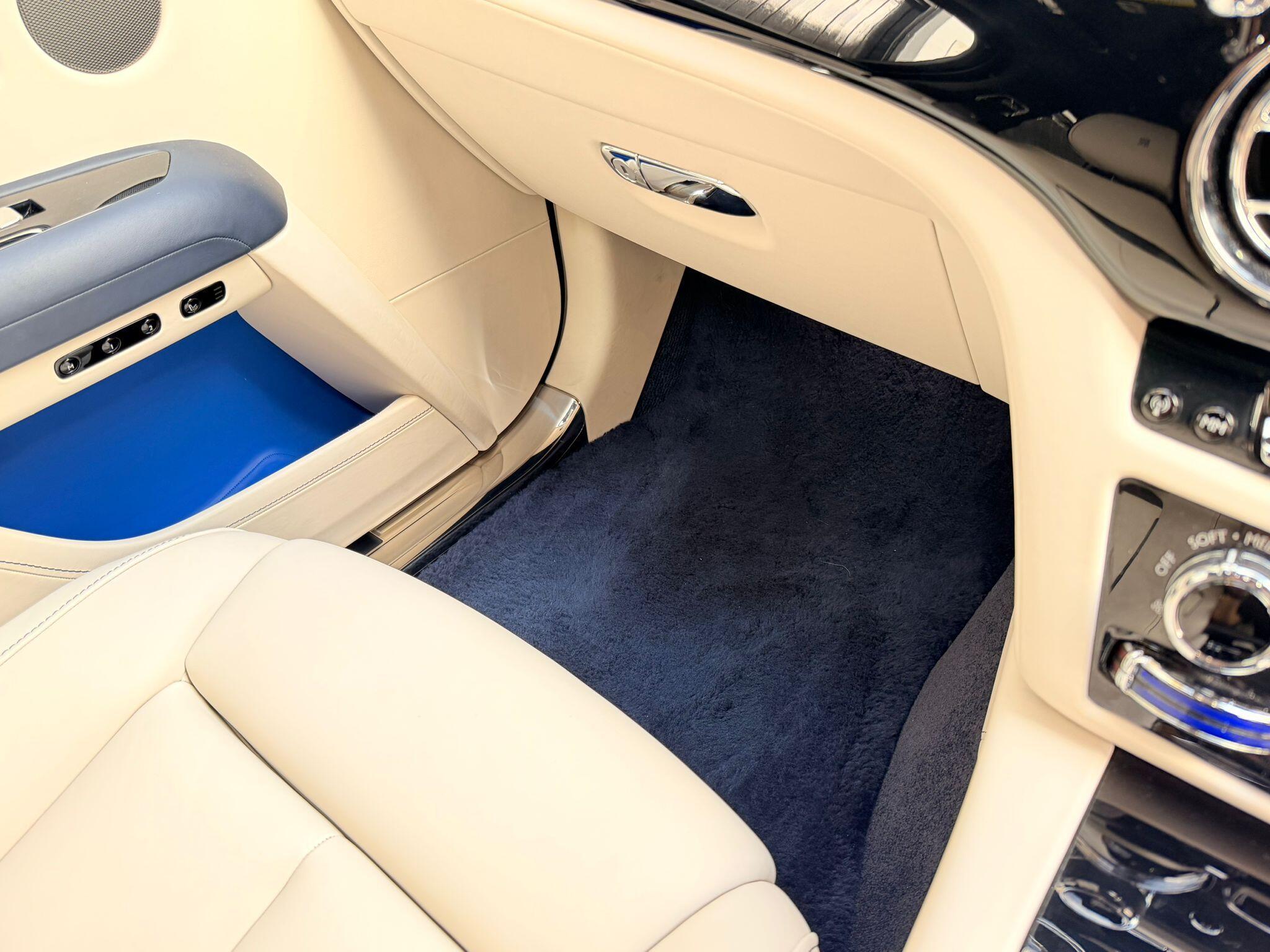 Rolls-Royce Ghost view 44