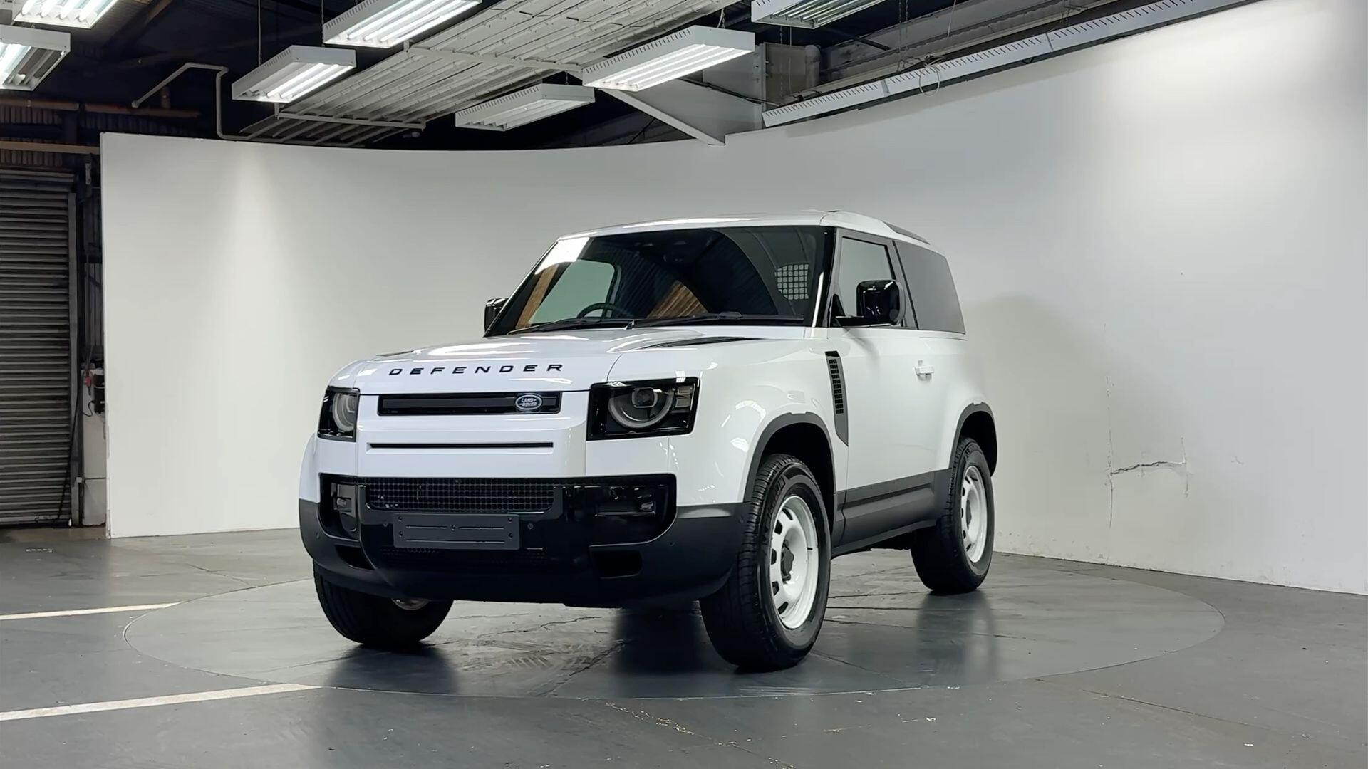 Land Rover Defender view 28