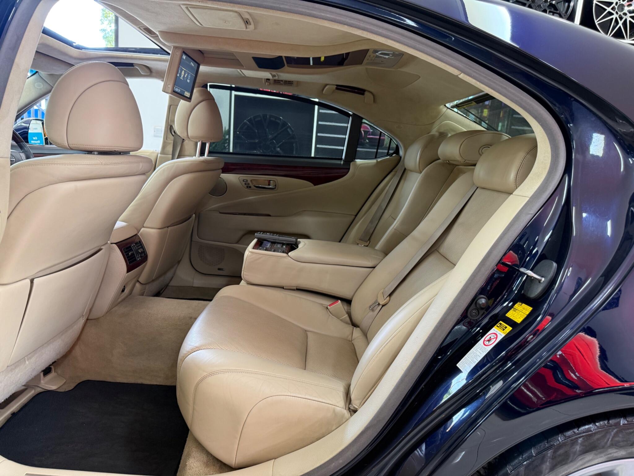 Lexus LS view 39