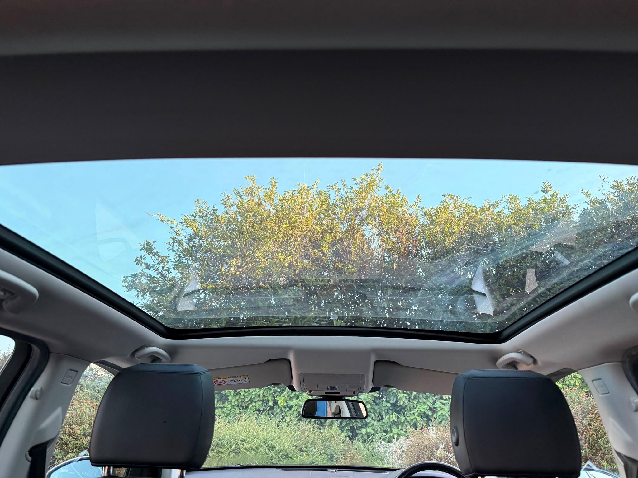 Land Rover Discovery Sport view 19
