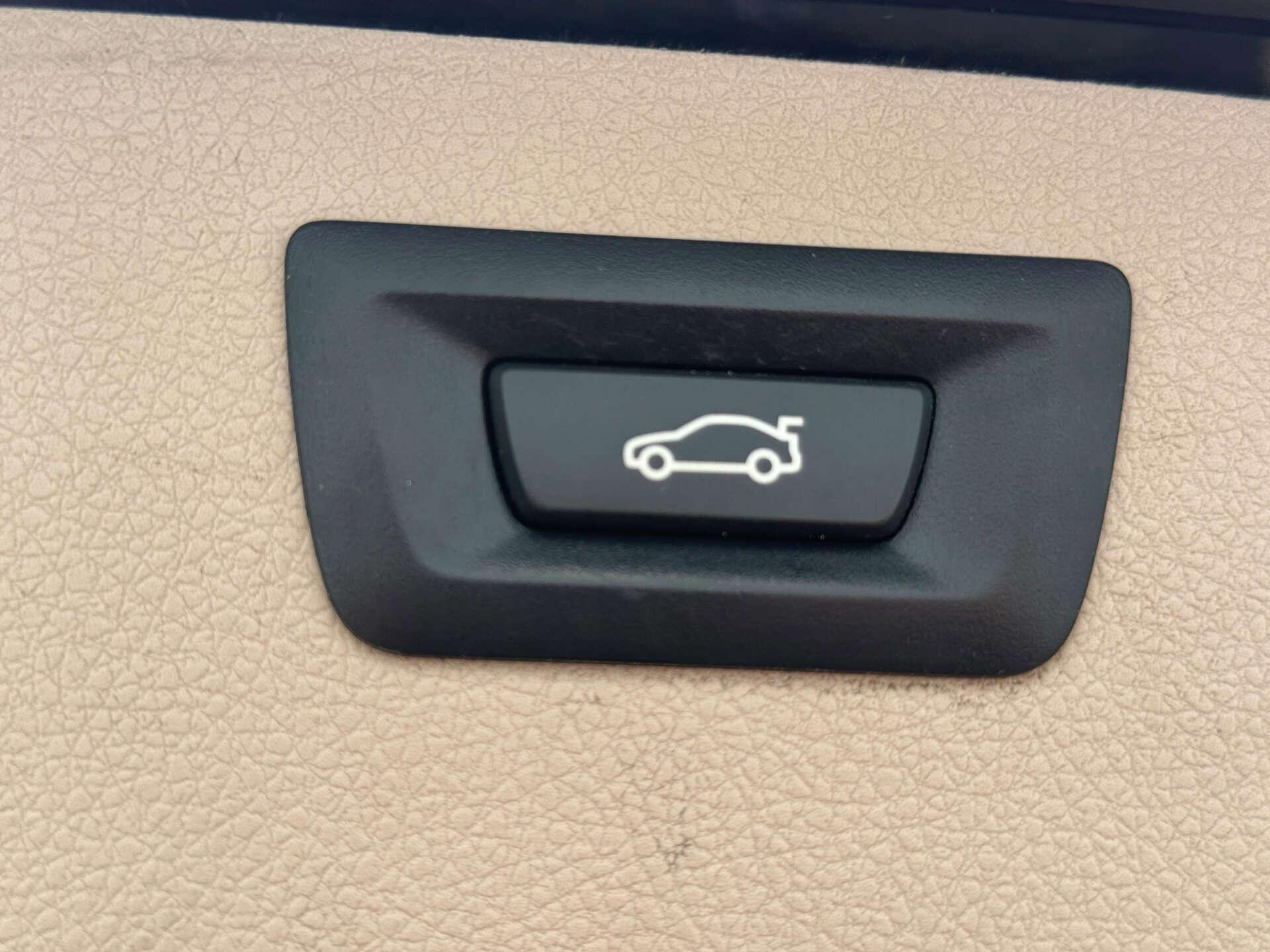BMW 3 Series view 30