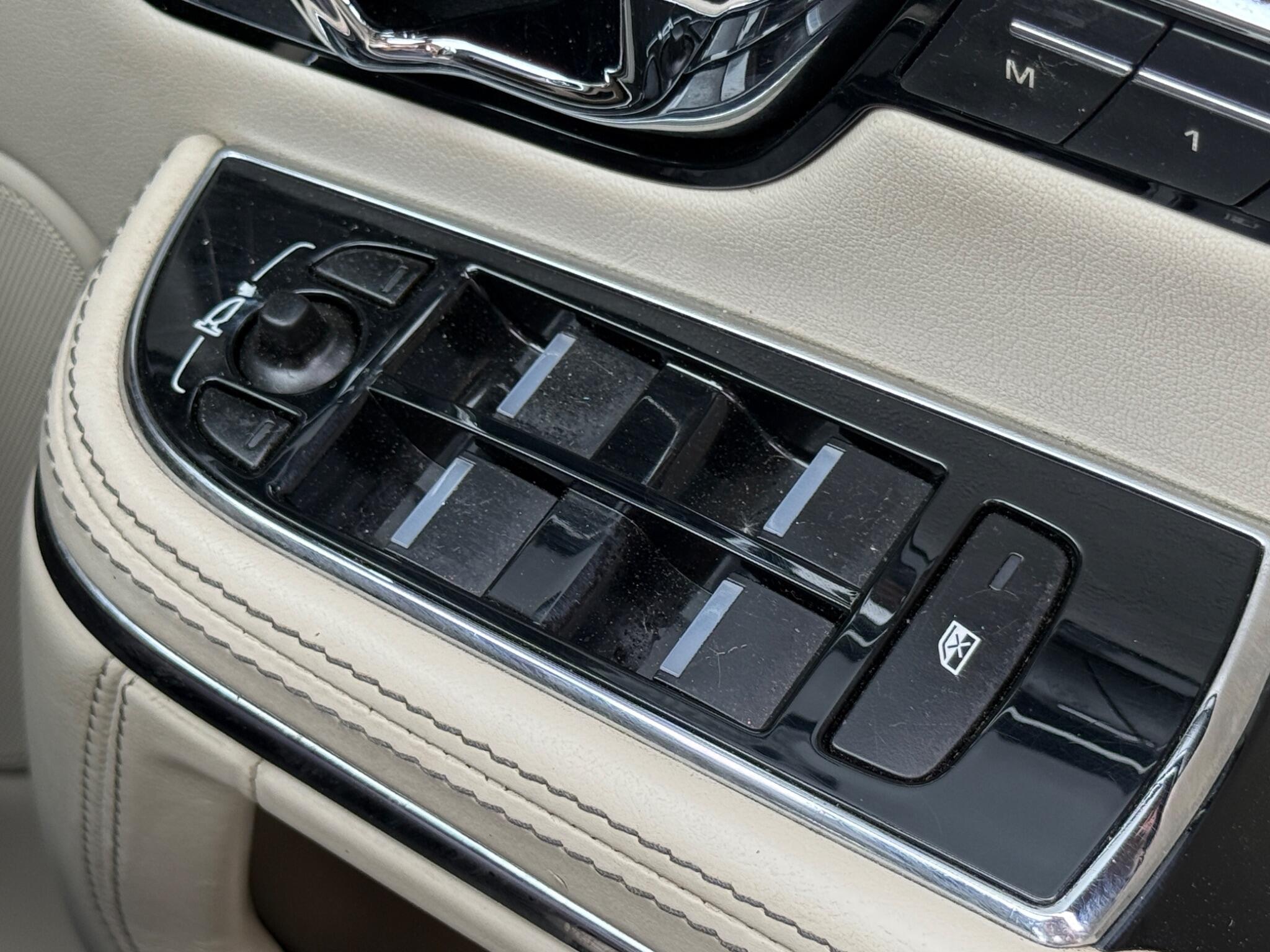 Jaguar XJ - Image 84