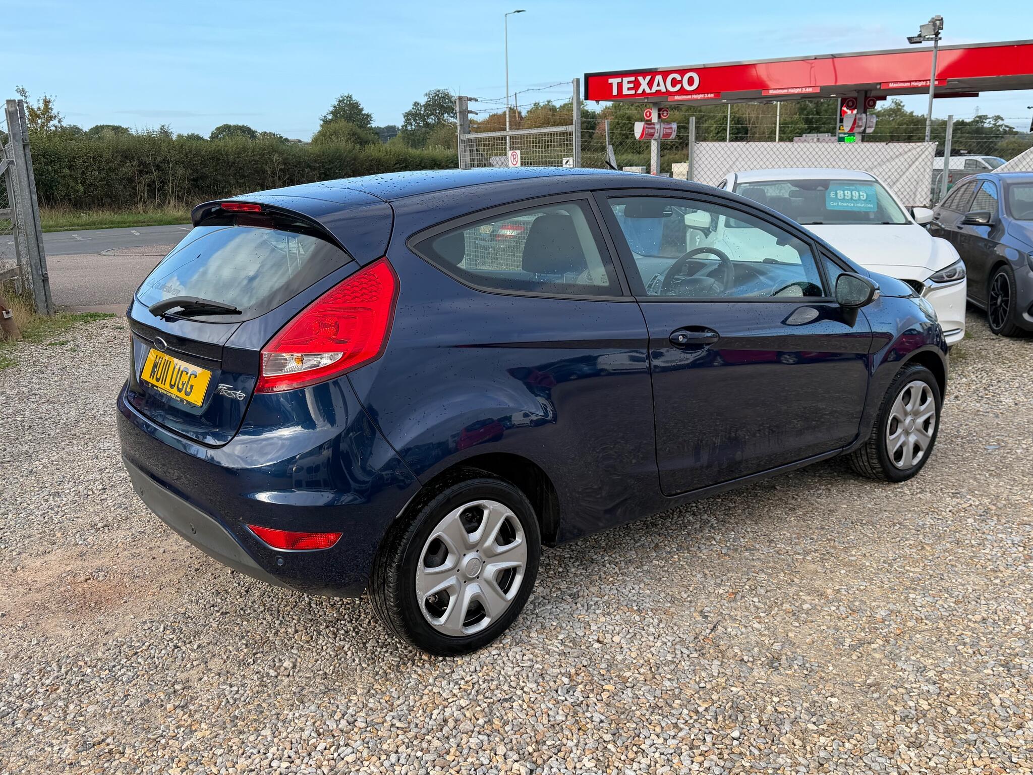 Ford Fiesta view 9