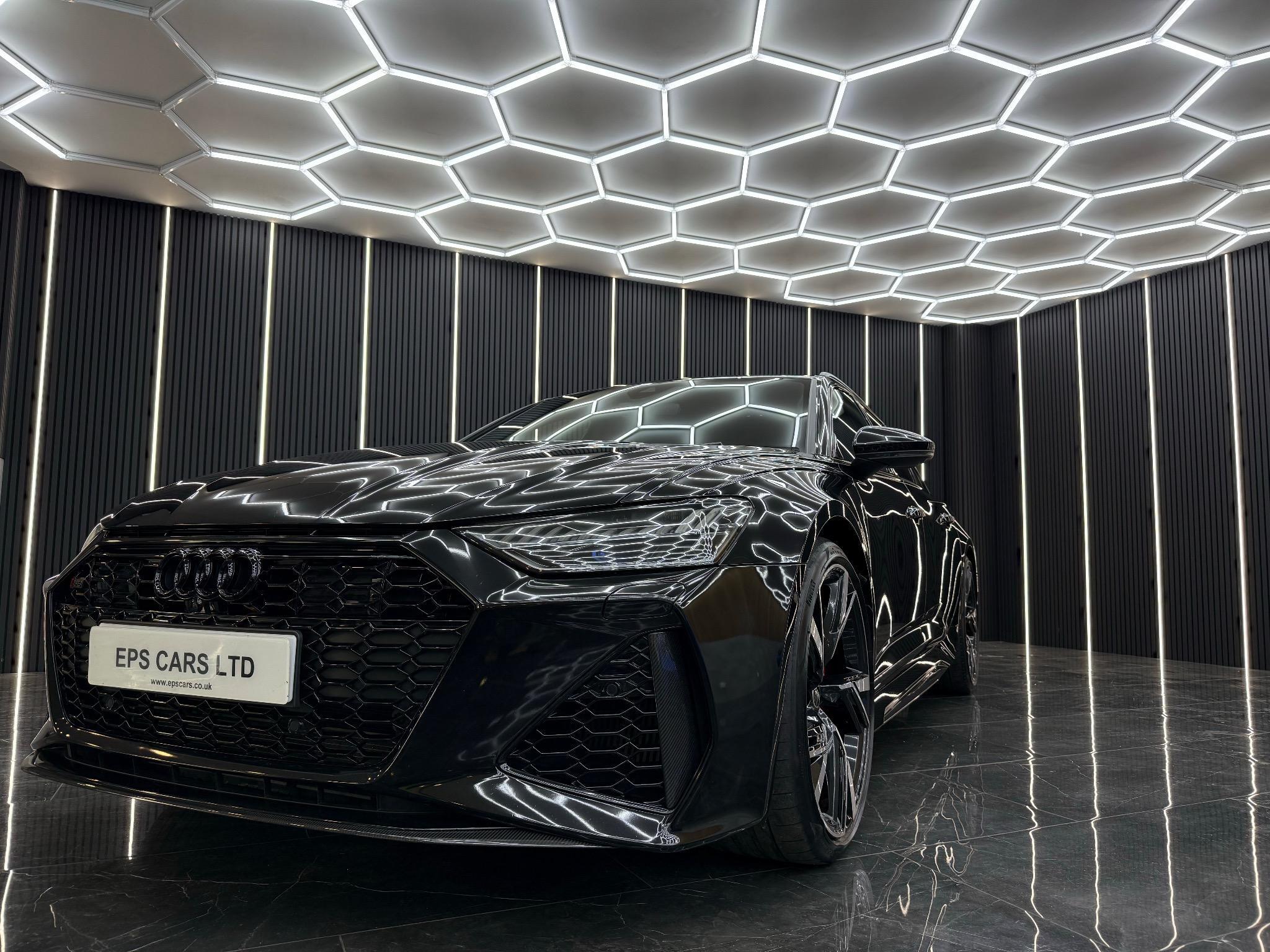 Audi RS6 Avant view 6