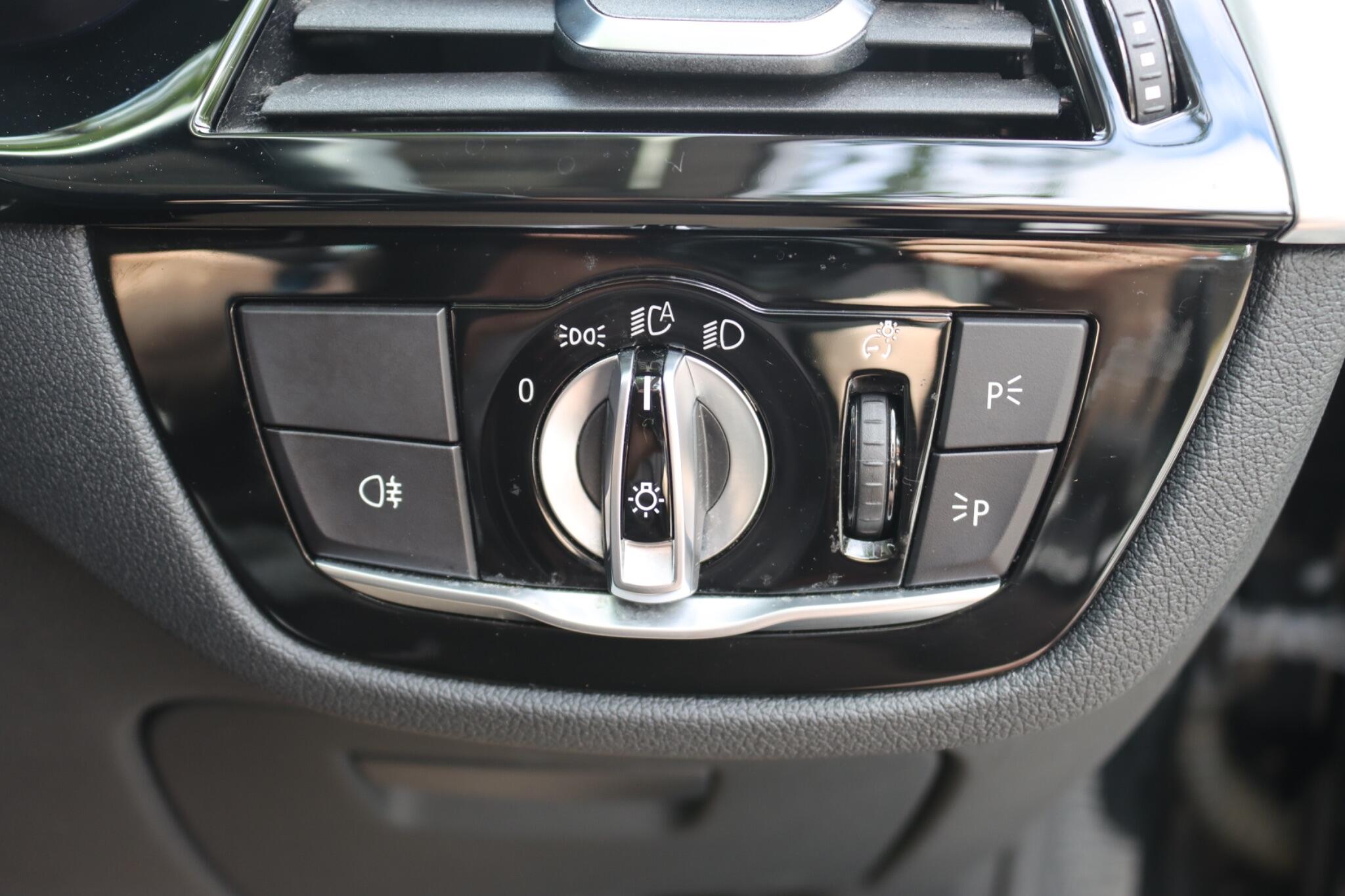 BMW 5 Series view 33