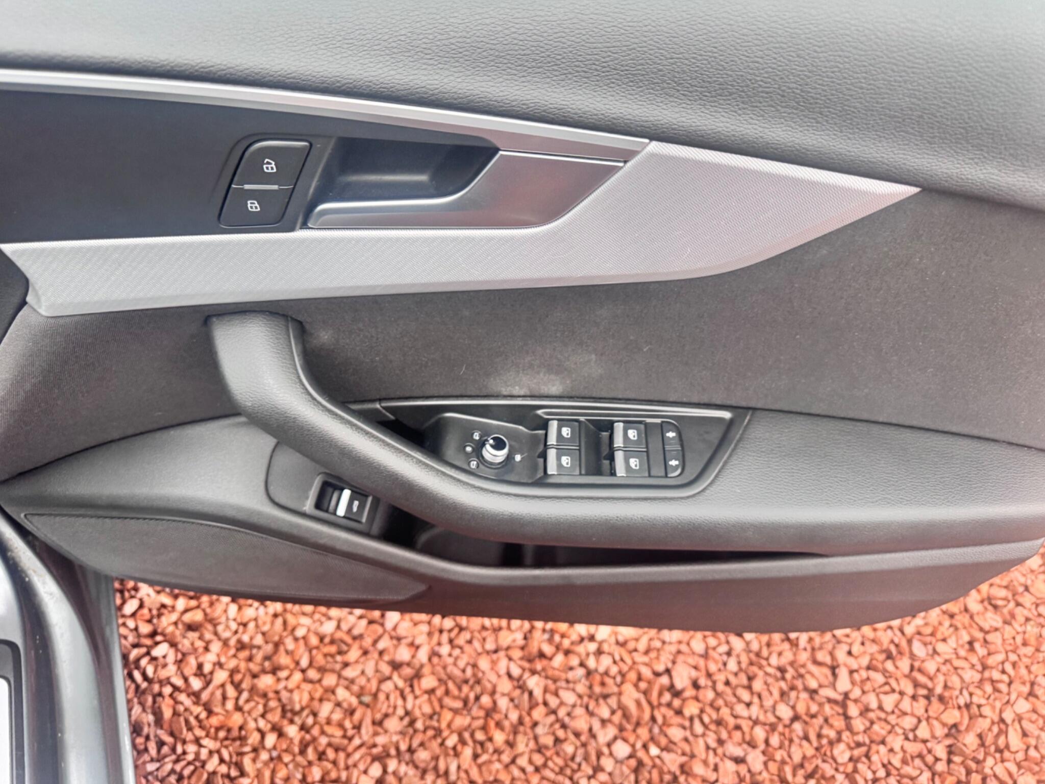 Audi A4 view 23