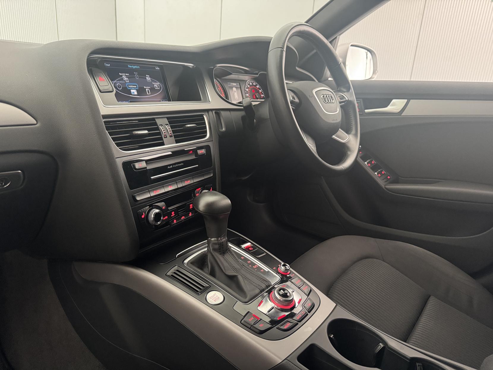 Audi A4 Avant view 51
