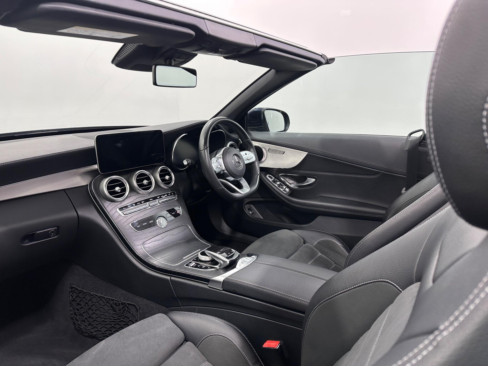 Mercedes-Benz C Class view 32