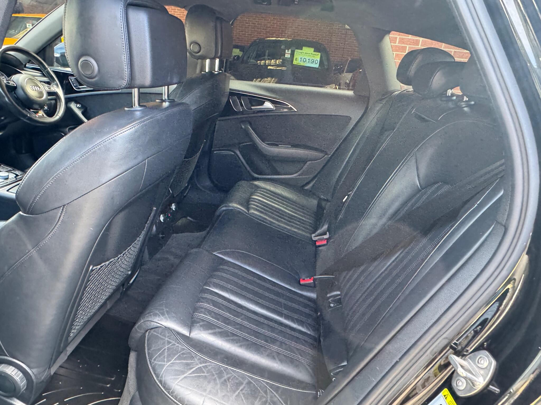 Audi A6 Avant view 9