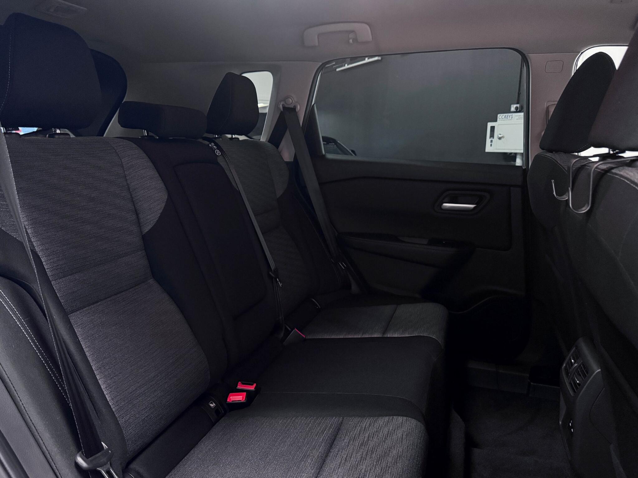 Nissan X-Trail view 12