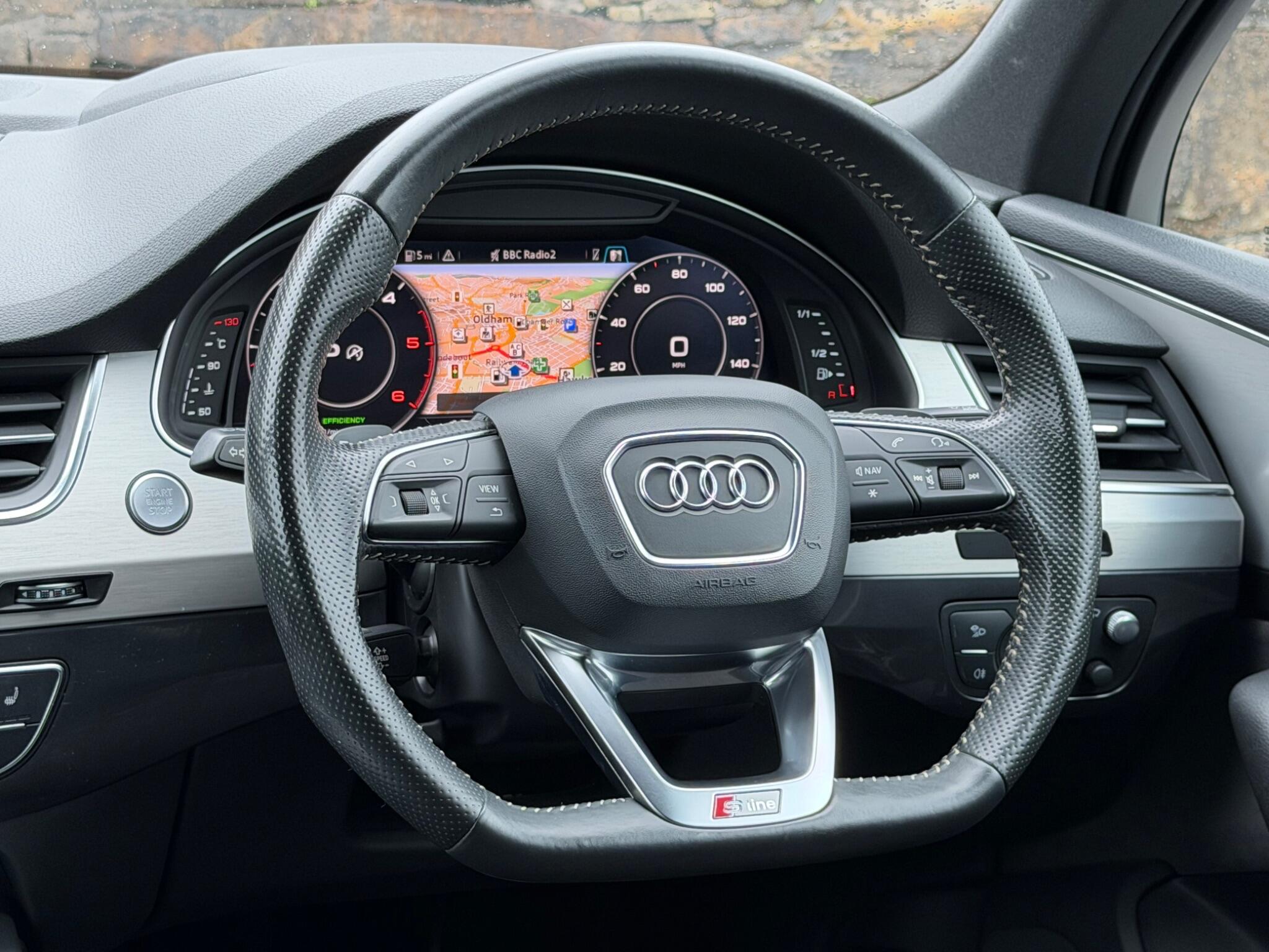 Audi Q7 view 25