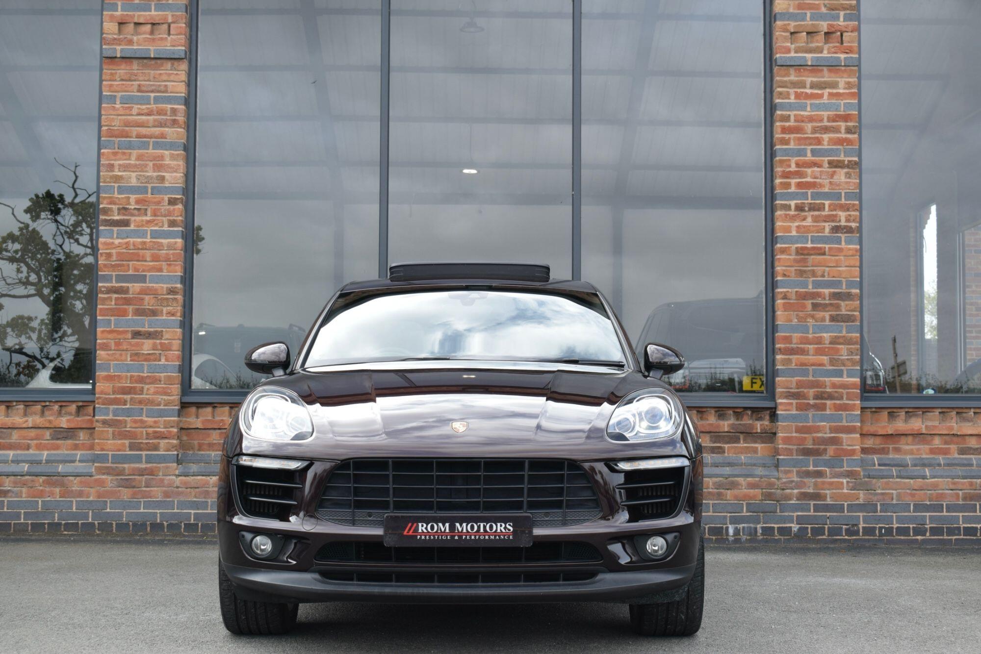 Porsche Macan view 4