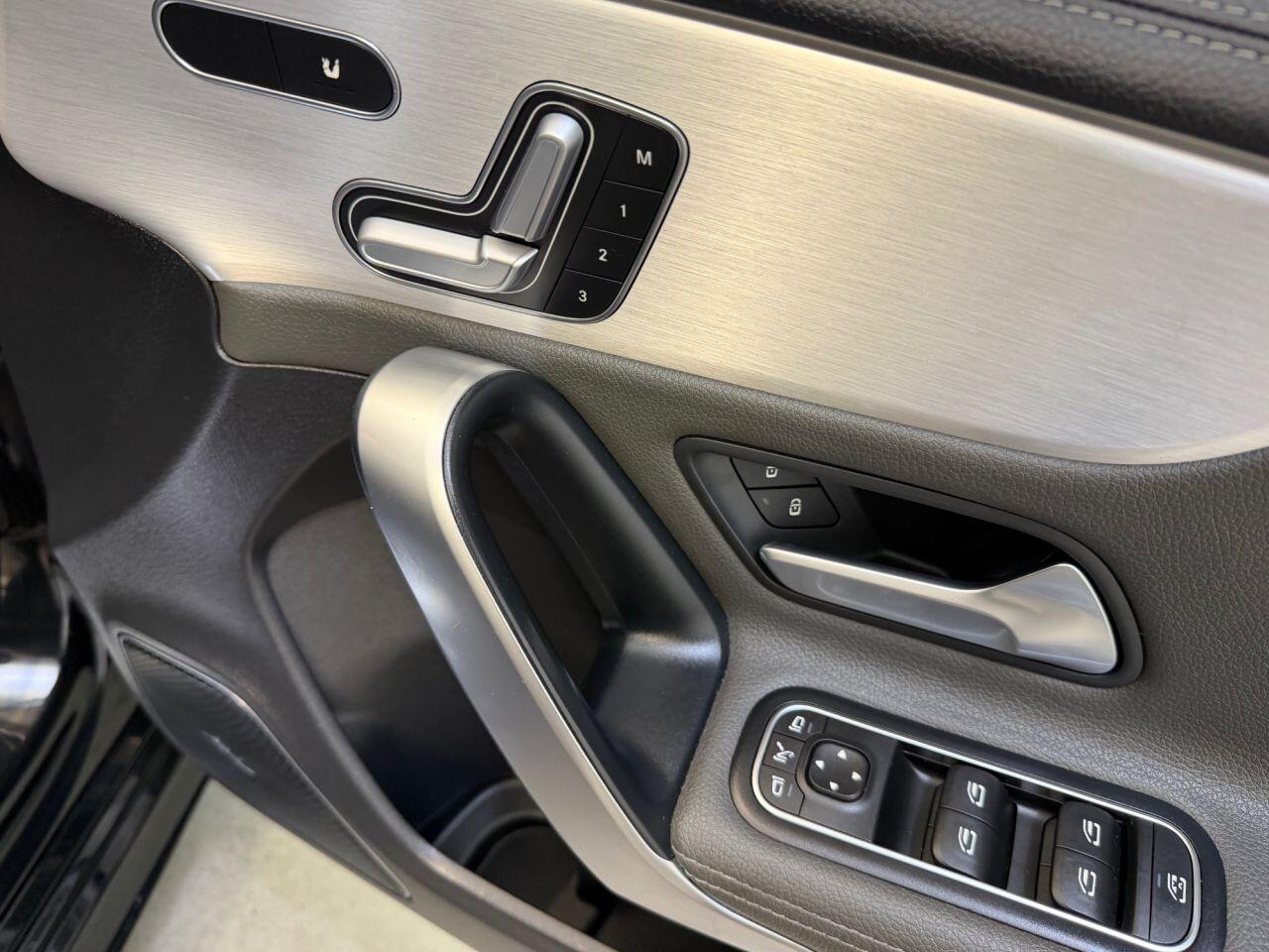 Mercedes-Benz A Class view 28