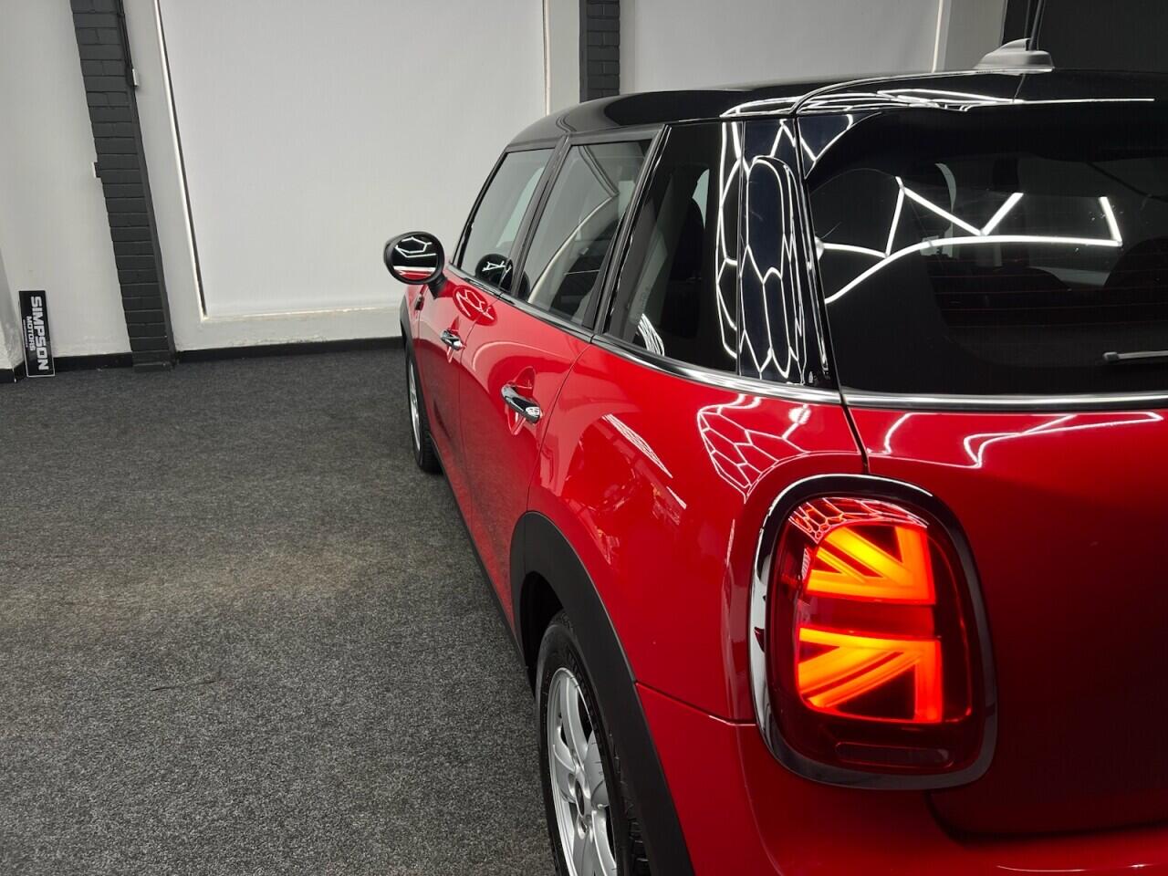 Mini Hatch view 6