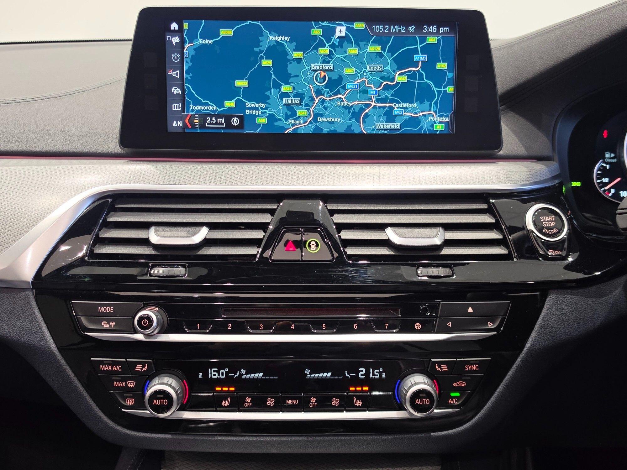 BMW 5 Series view 25