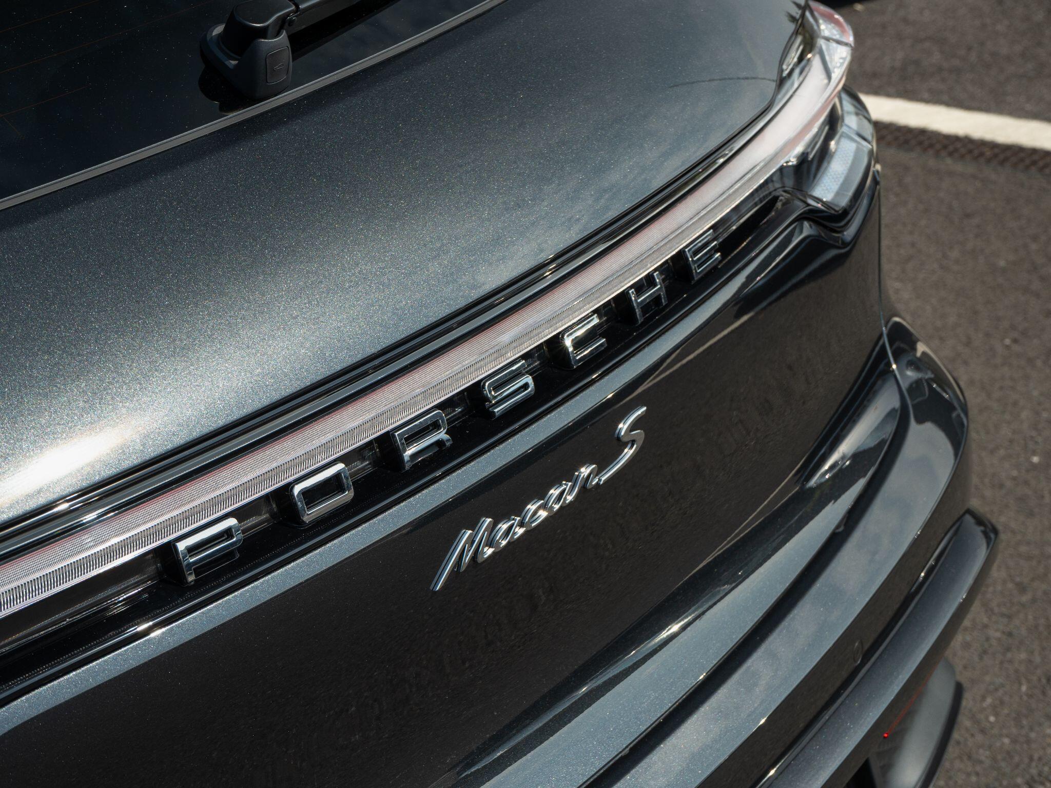 Porsche Macan view 13