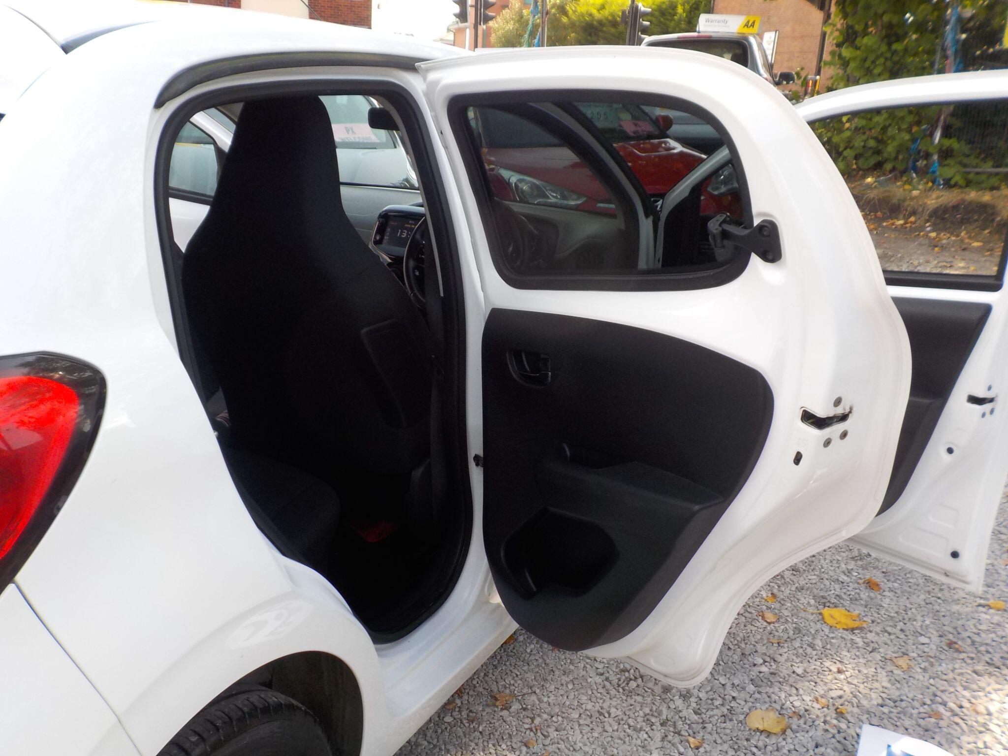Citroen C1 1.0 VTi Shine Euro 6 (s/s) 5dr