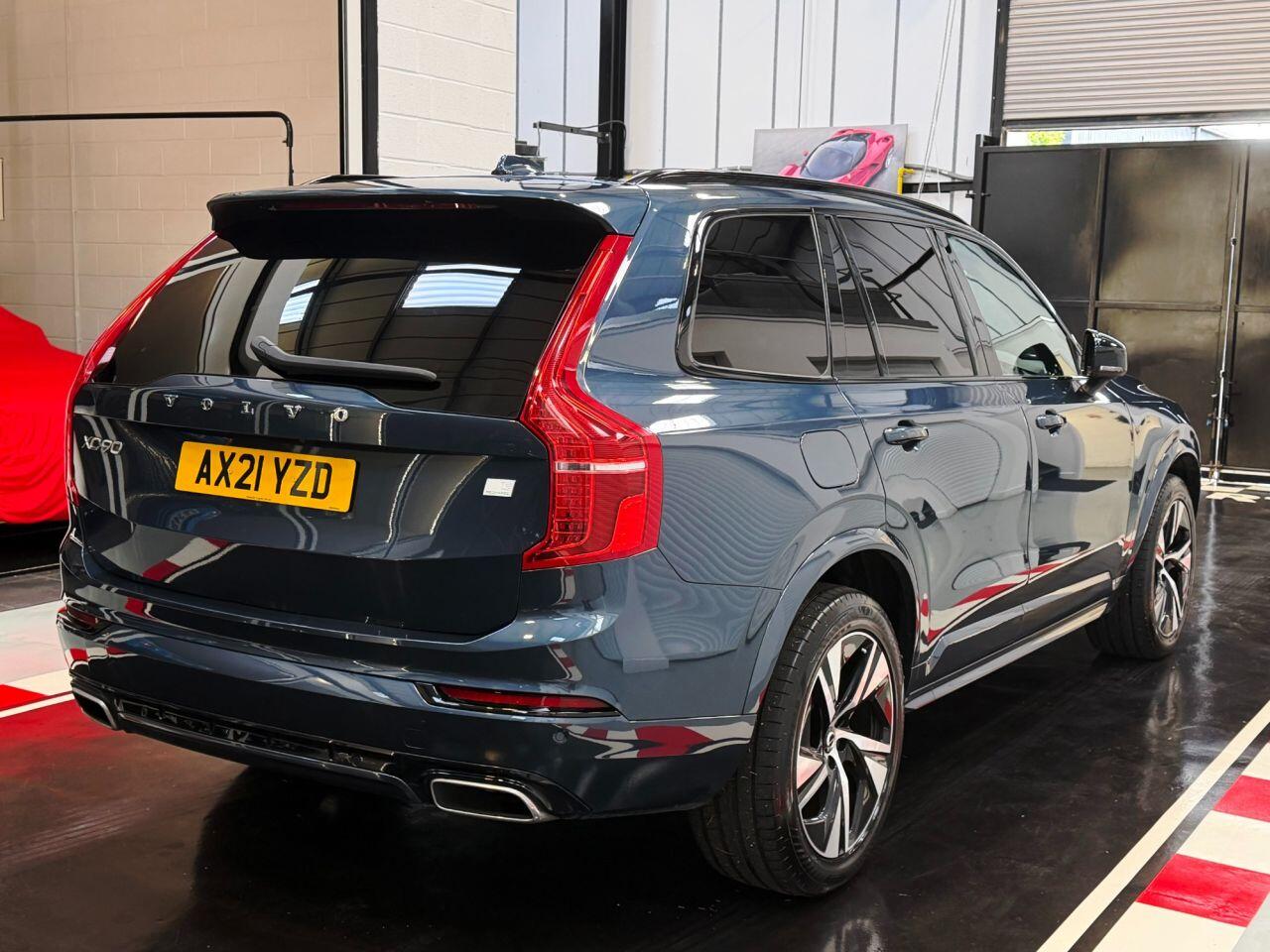 Volvo XC90 view 11