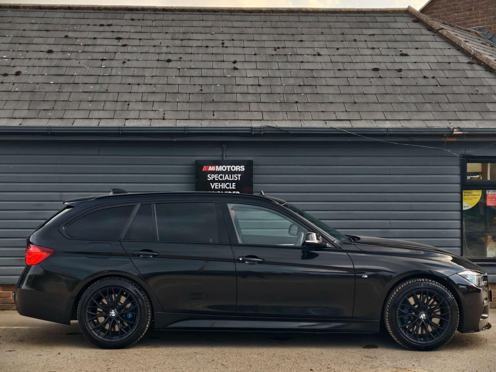 BMW 3 Series view 17