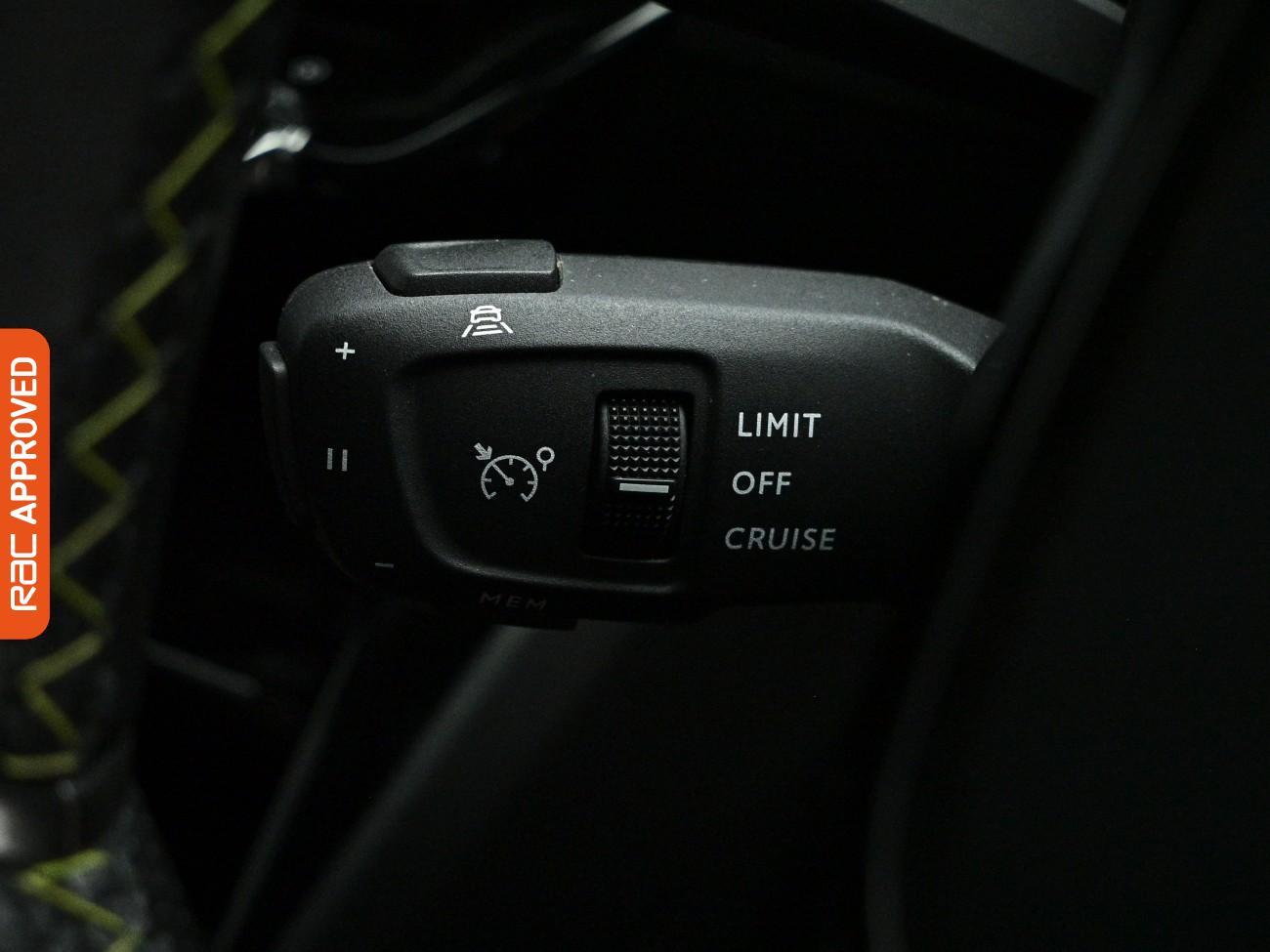 Peugeot e-2008 view 23