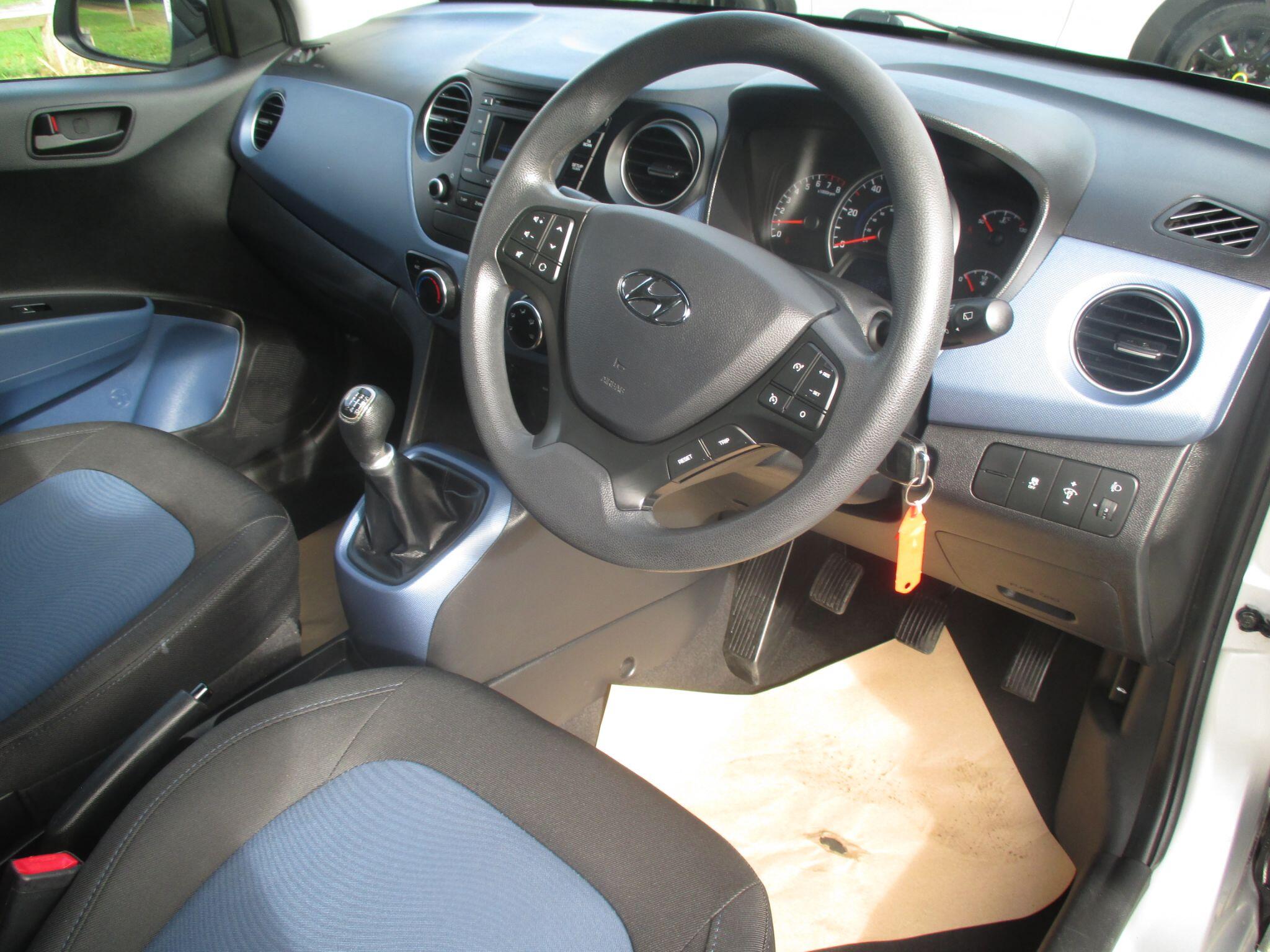 Hyundai I10 view 23