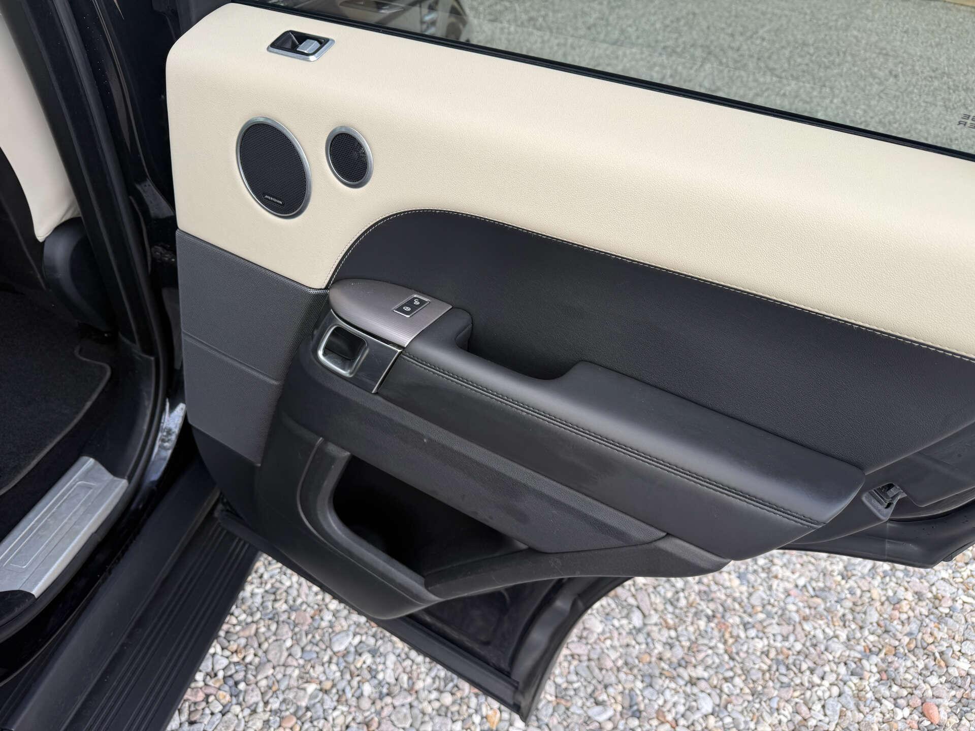 Land Rover Range Rover Sport view 17