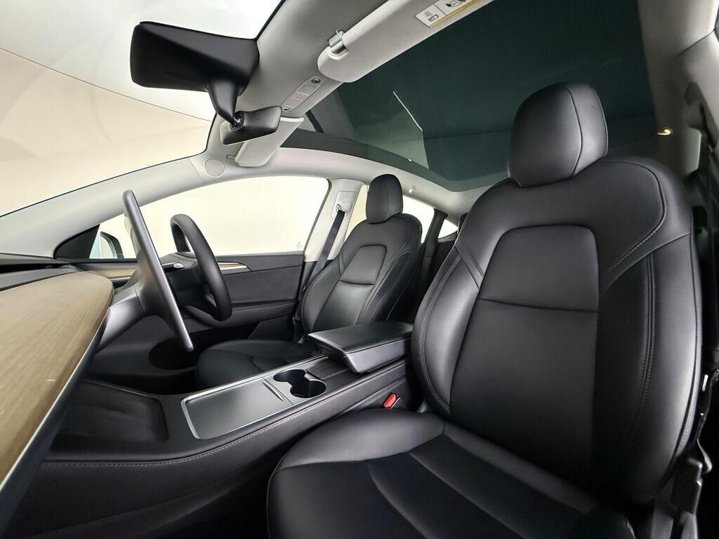 Tesla Model Y view 33