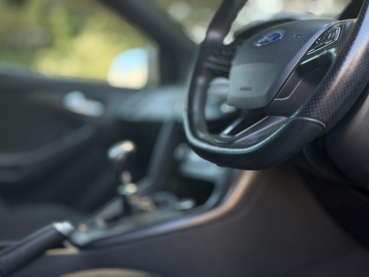 Ford Focus view 74