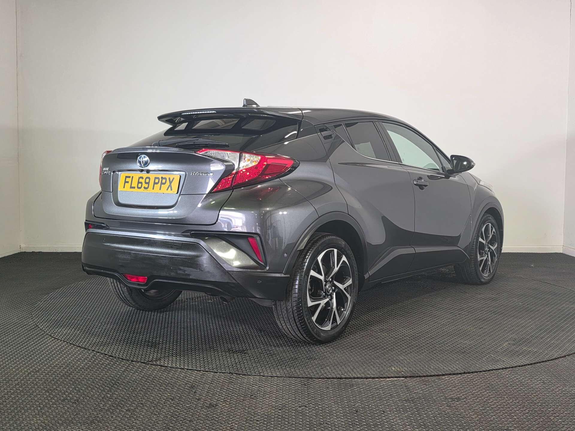 Toyota C-HR view 7