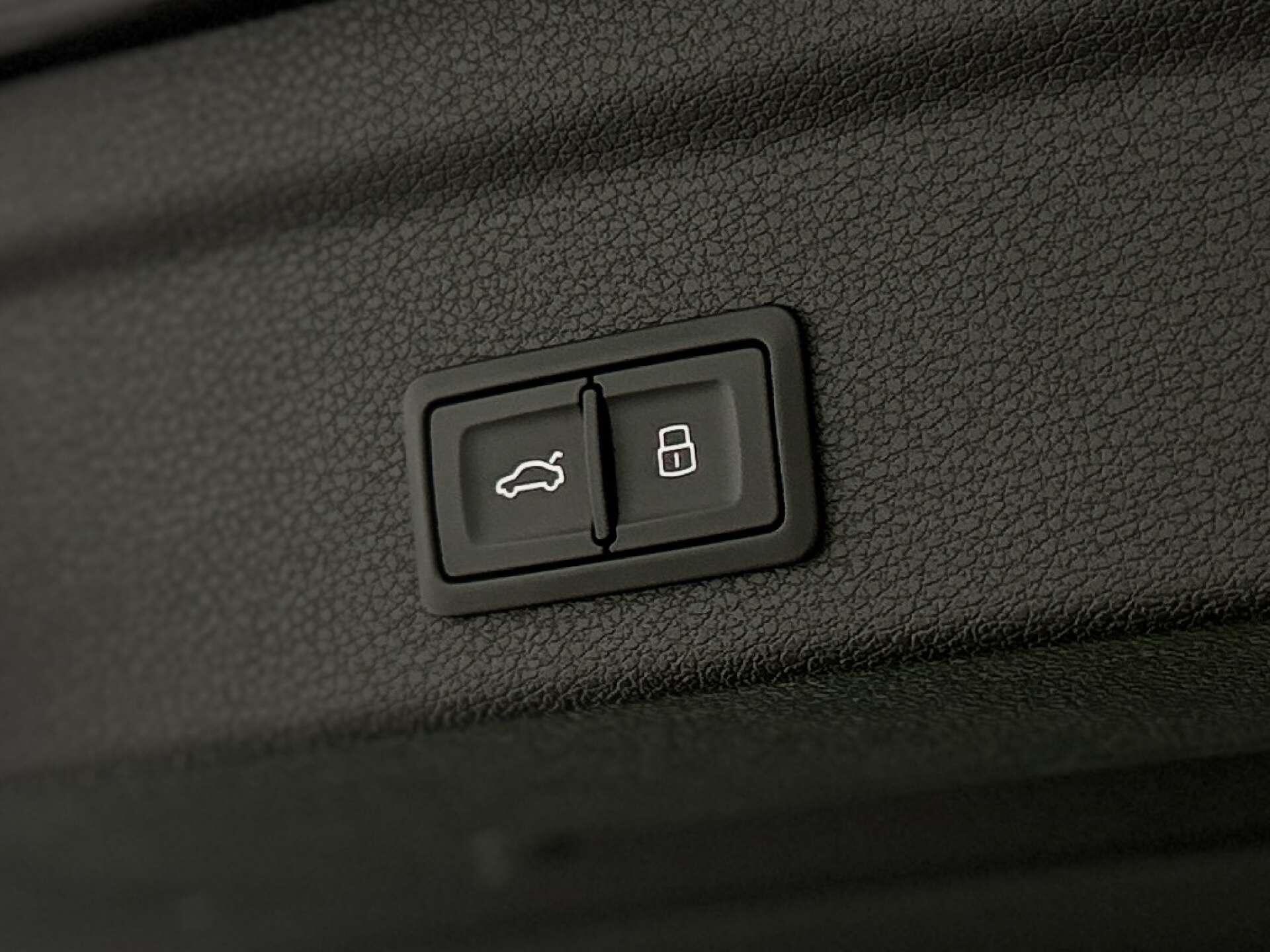 Audi RS Q3 view 28