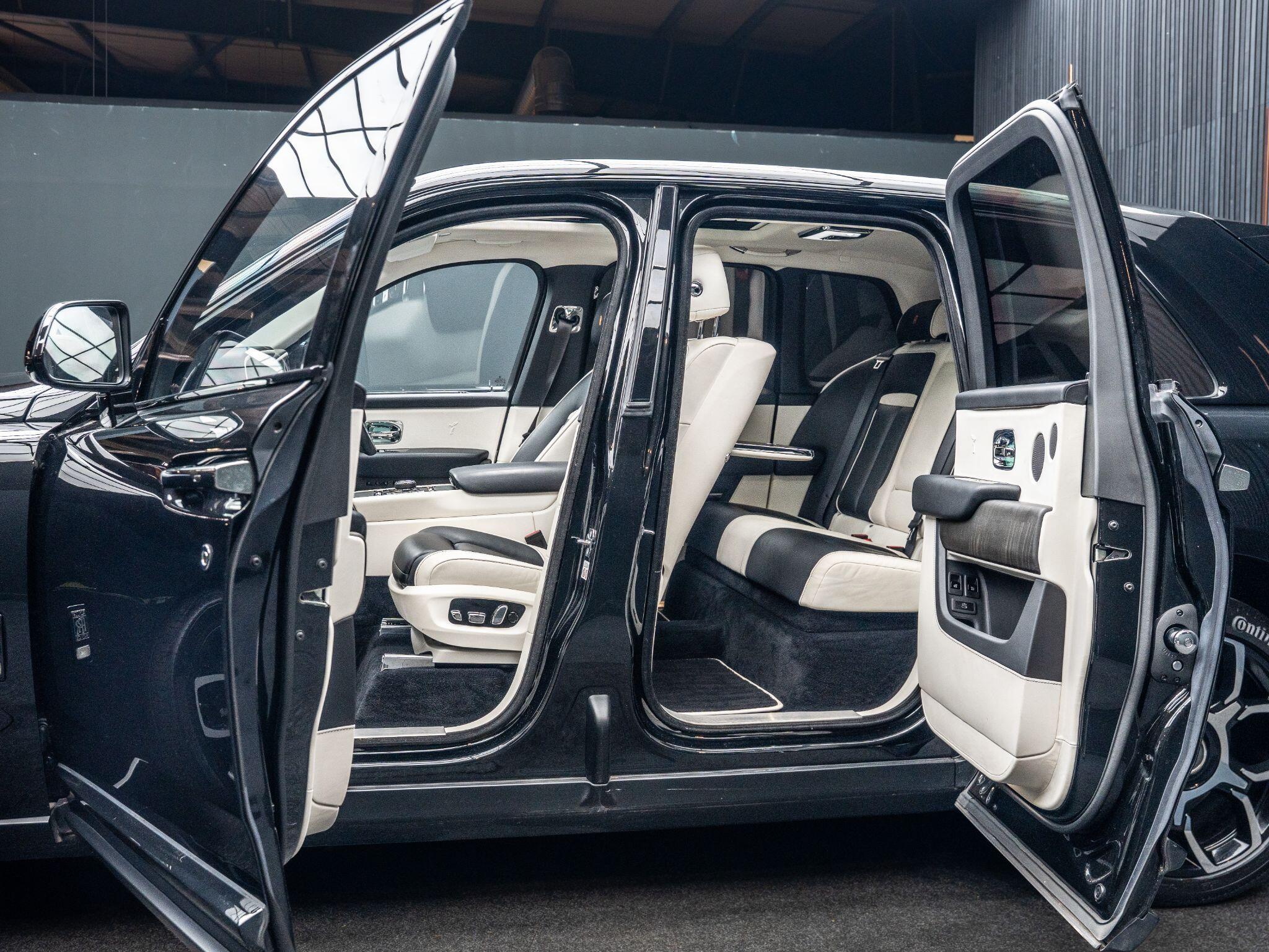 Rolls-Royce Cullinan view 10