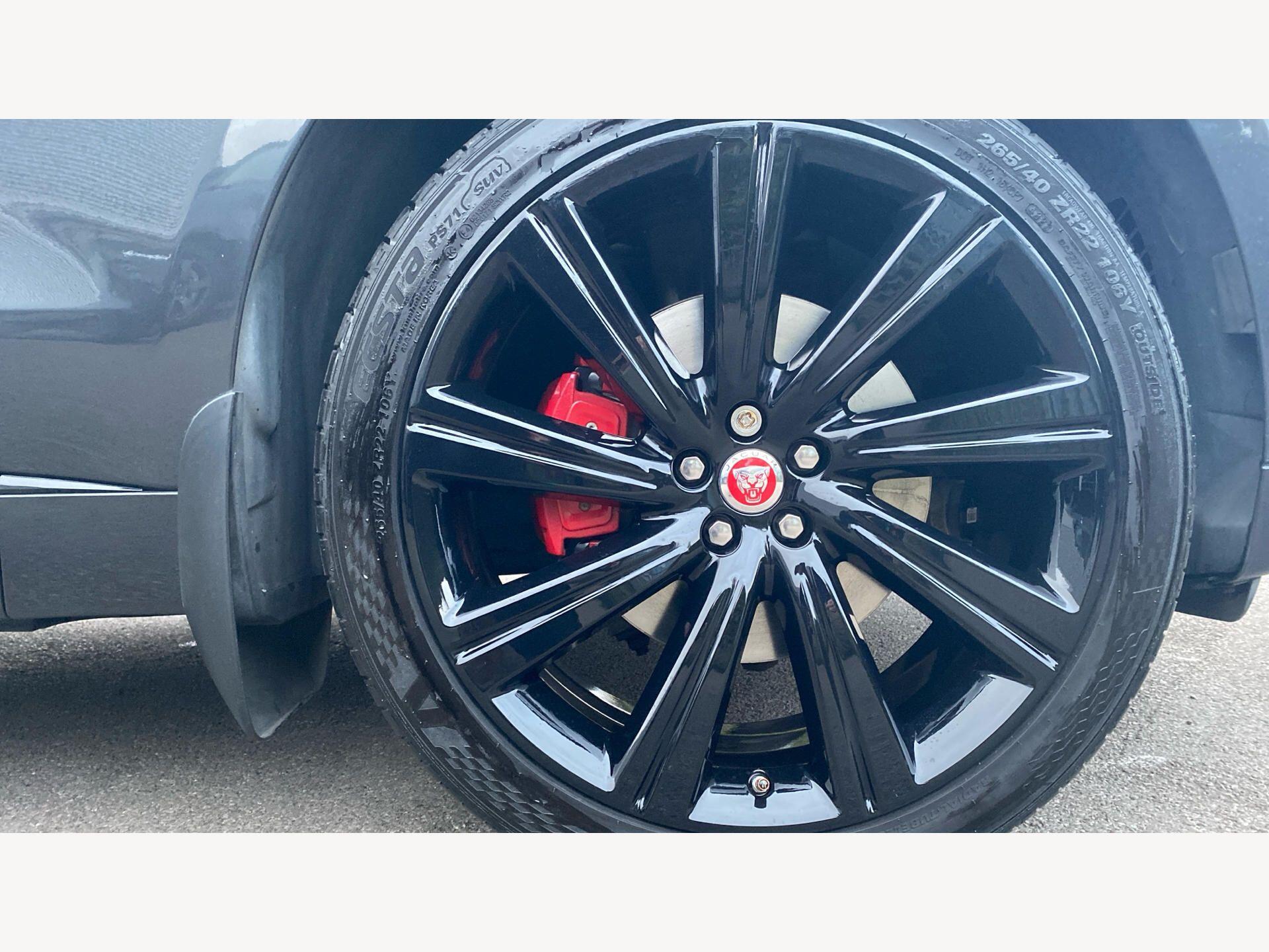 Jaguar F-Pace view 9