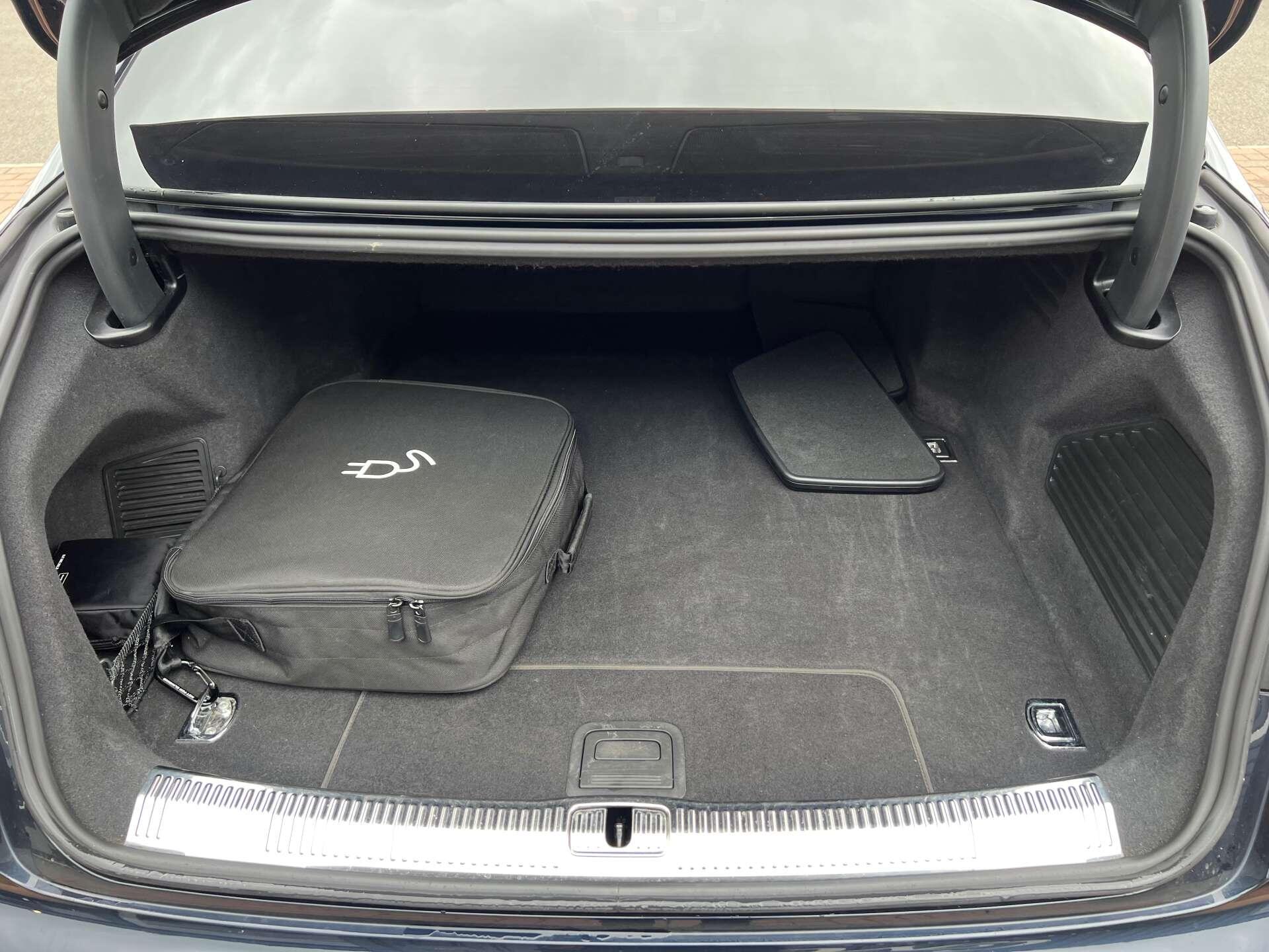 Audi A8 view 56