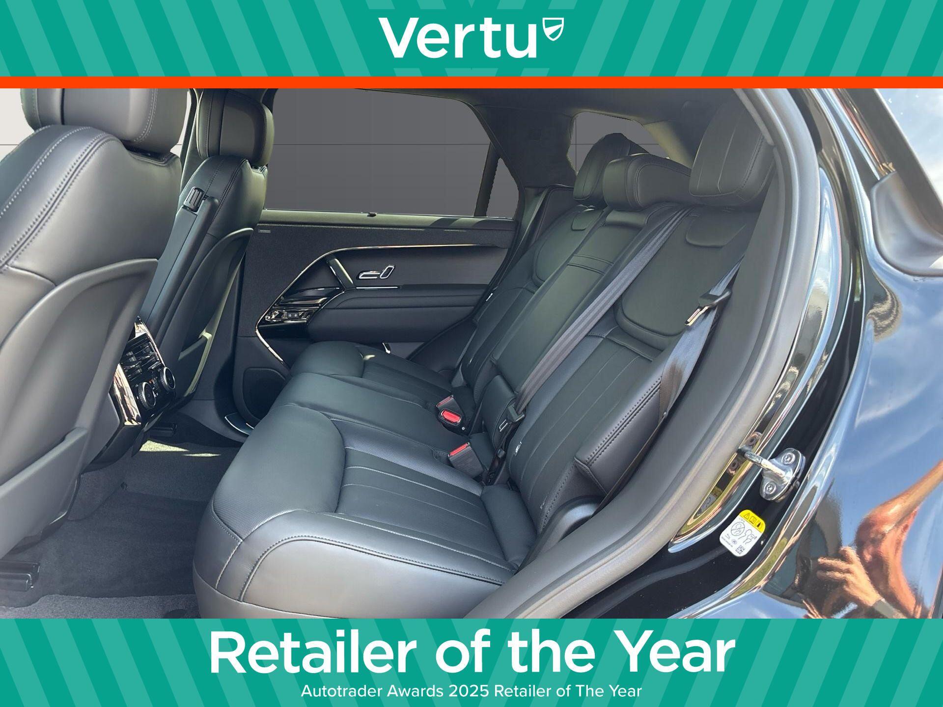 Land Rover Range Rover Sport view 4