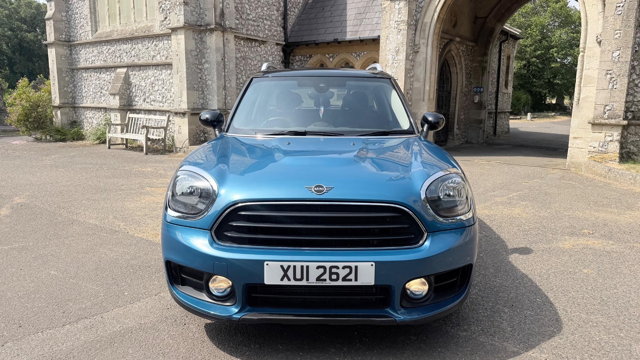 Mini Countryman view 2
