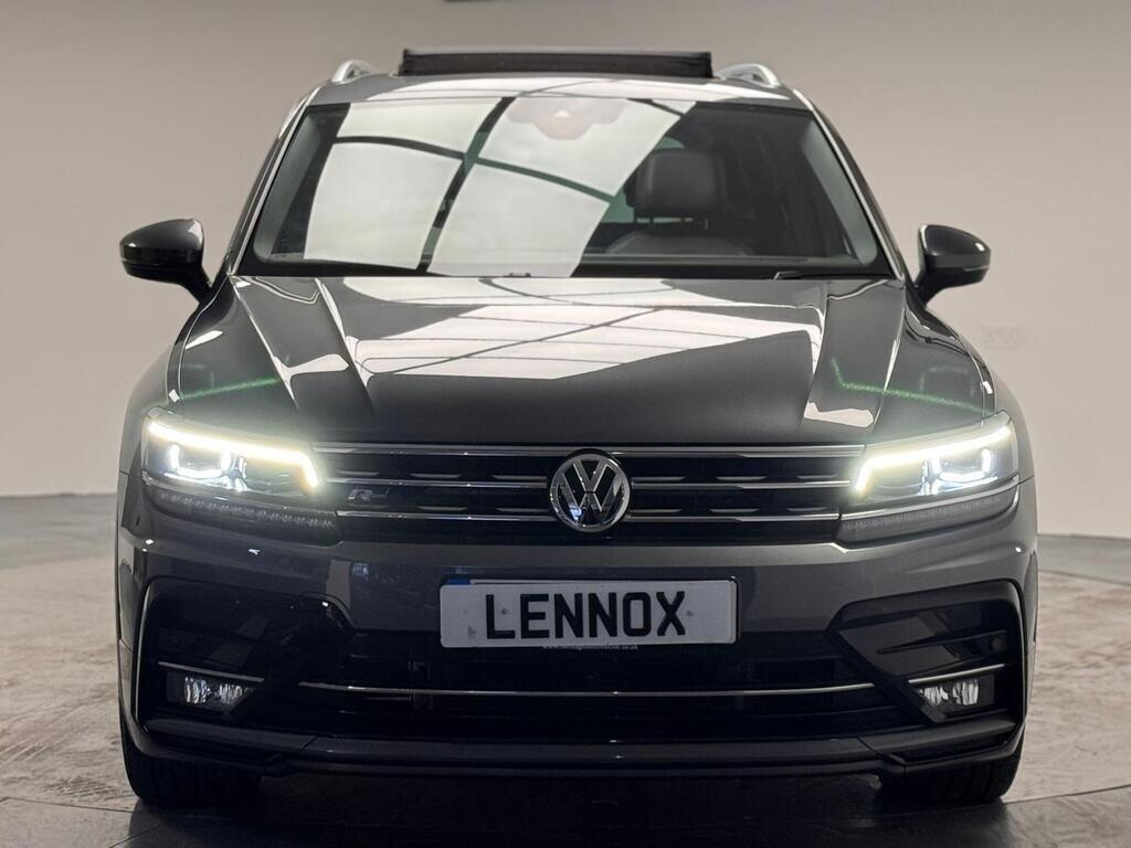 Volkswagen Tiguan view 2