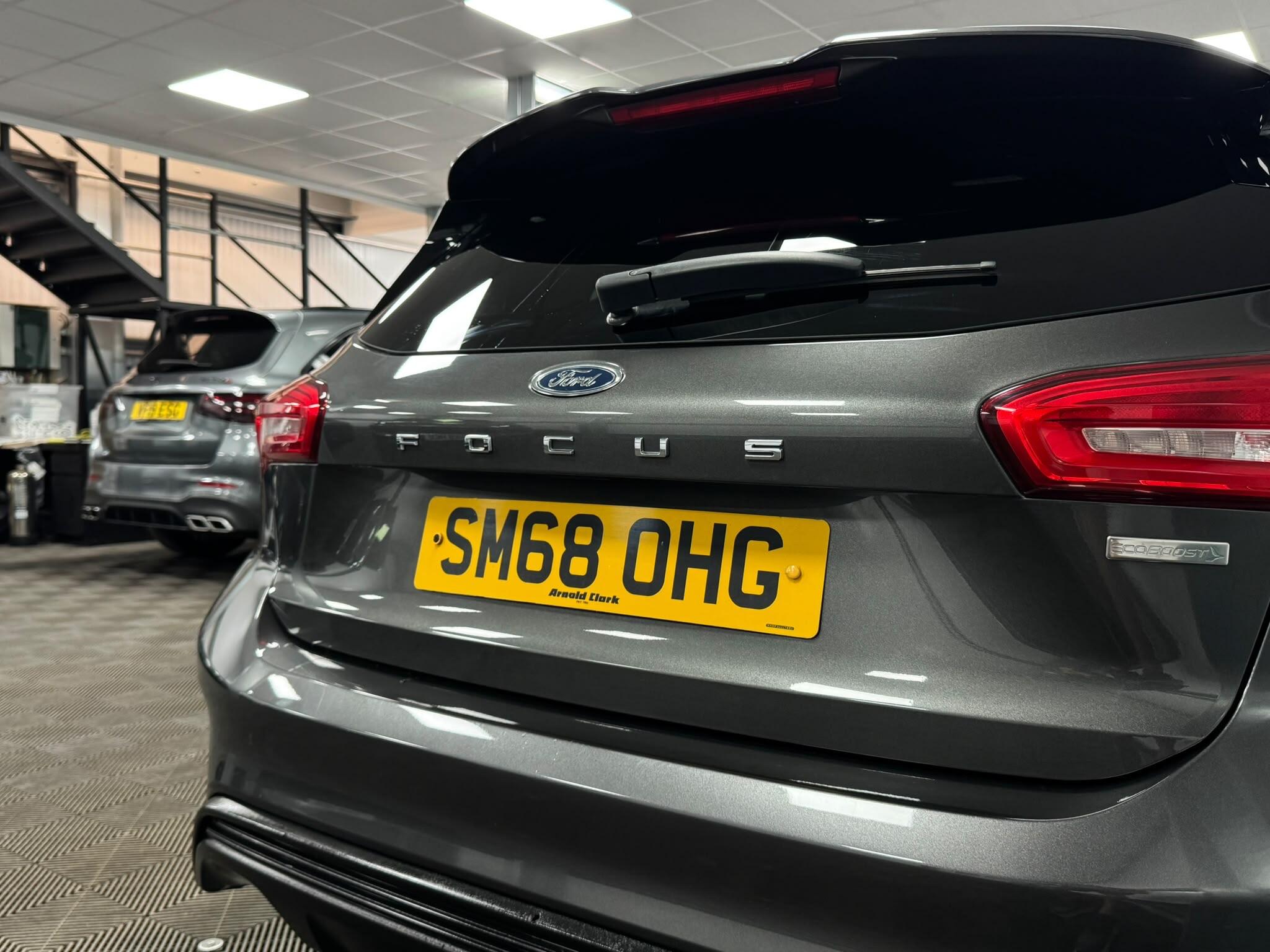 Ford Focus view 11