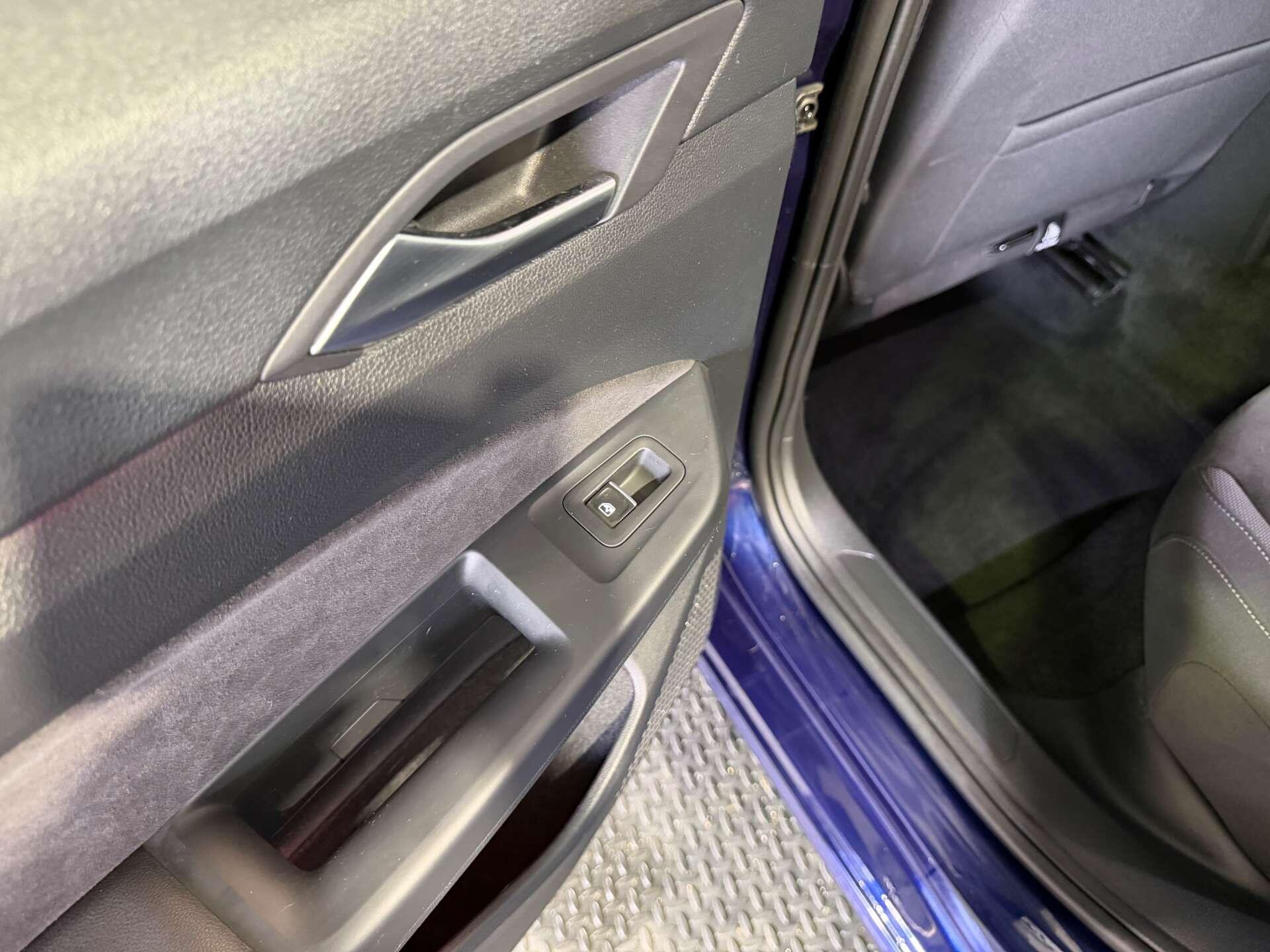Volkswagen Golf view 58