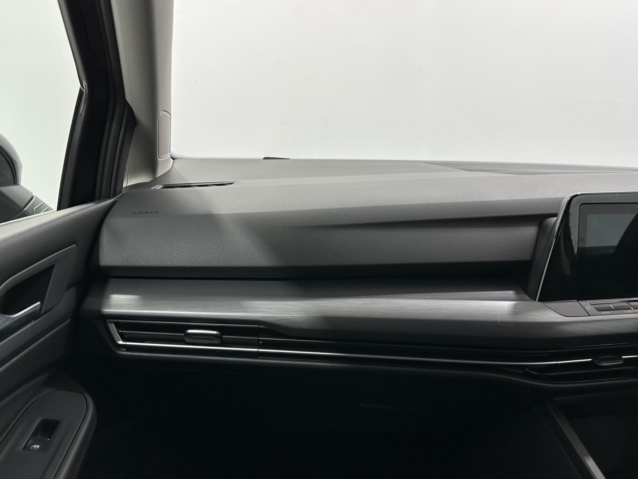 Volkswagen Golf view 29