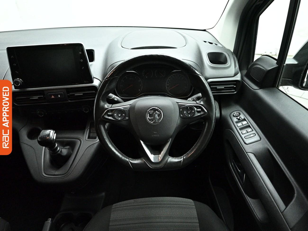 Vauxhall Combo Life view 9