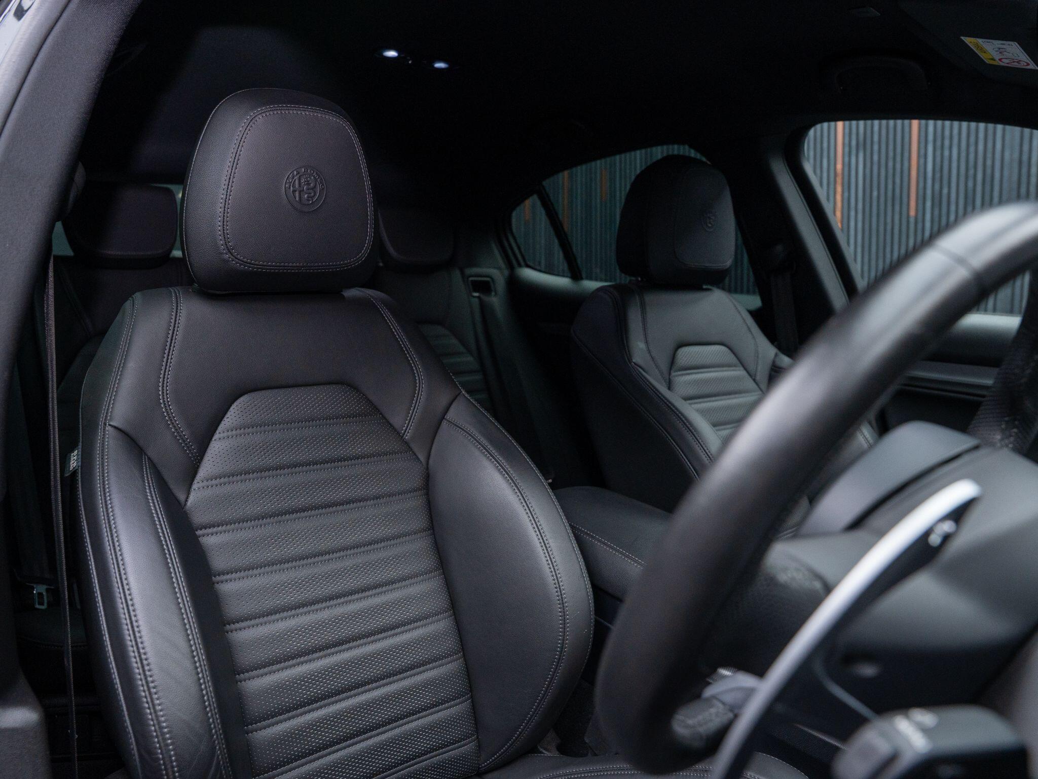 Alfa Romeo Stelvio view 12