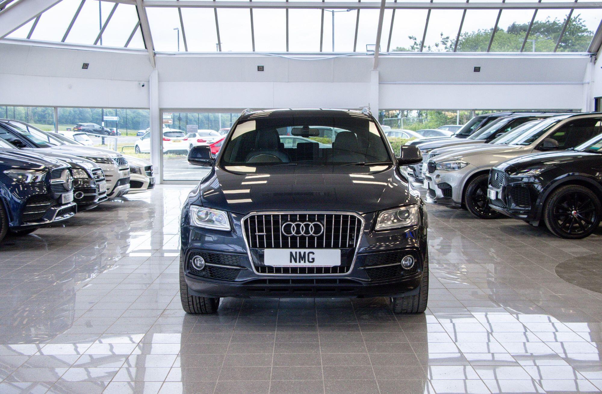 Audi Q5 view 6